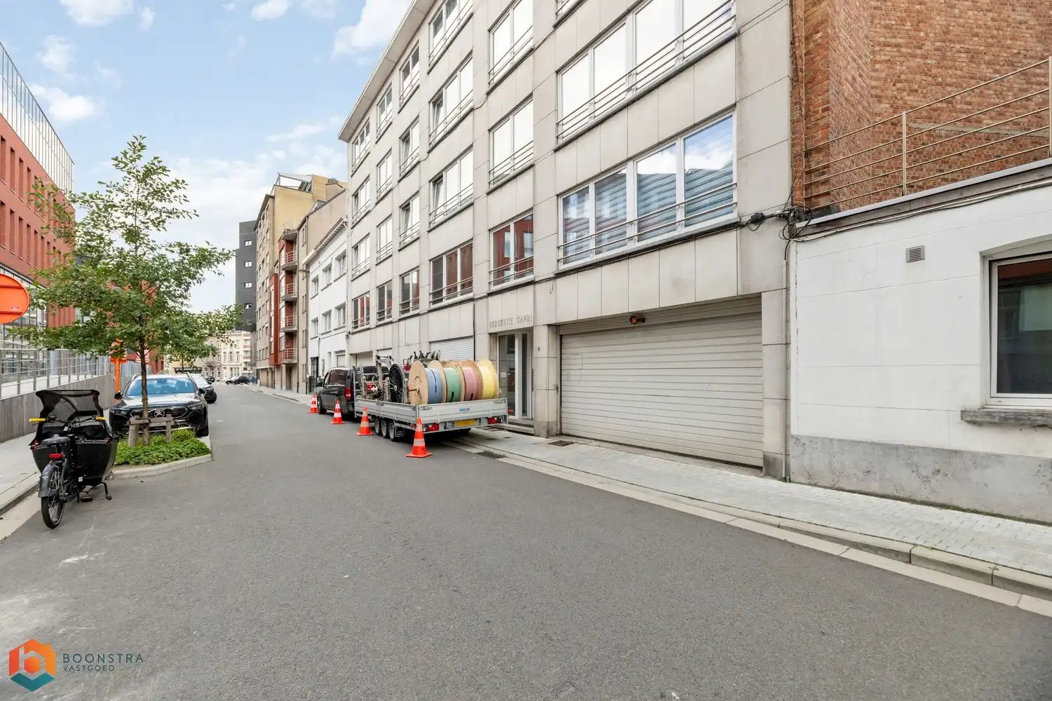 Ruime autostaanplaats op een toplocatie foto 4