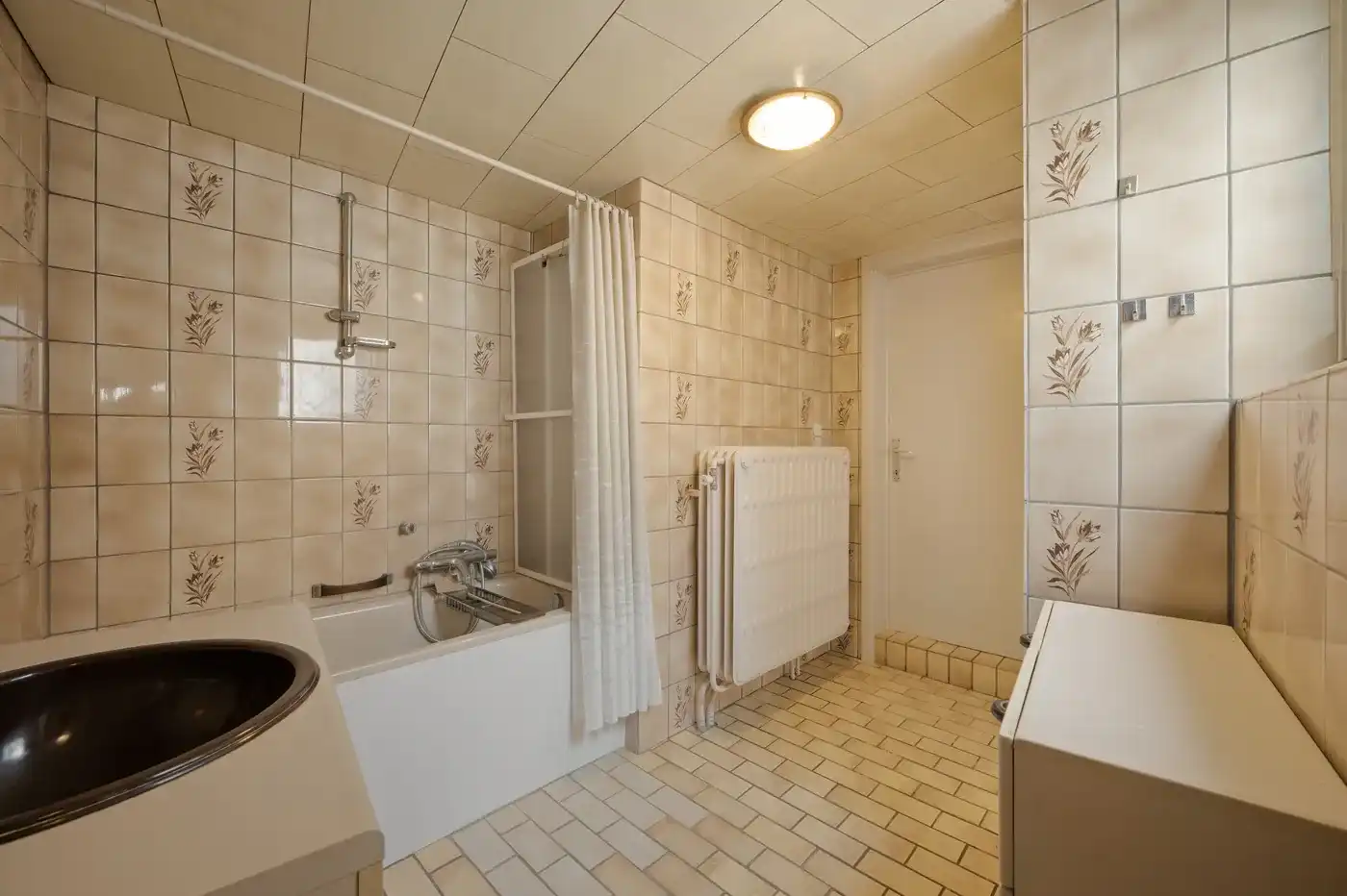 Te renoveren woning met 3 slaapkamers, garage en nabij voorzieningen foto 15