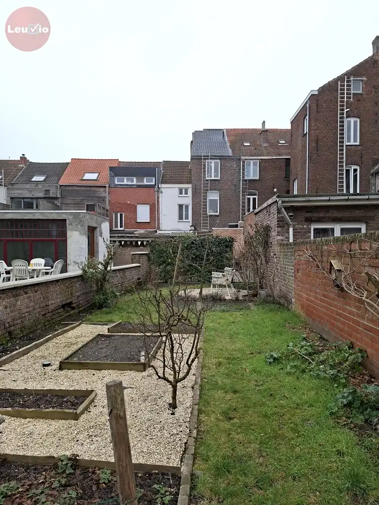 Ruime woning op uitstekende locatie foto 42
