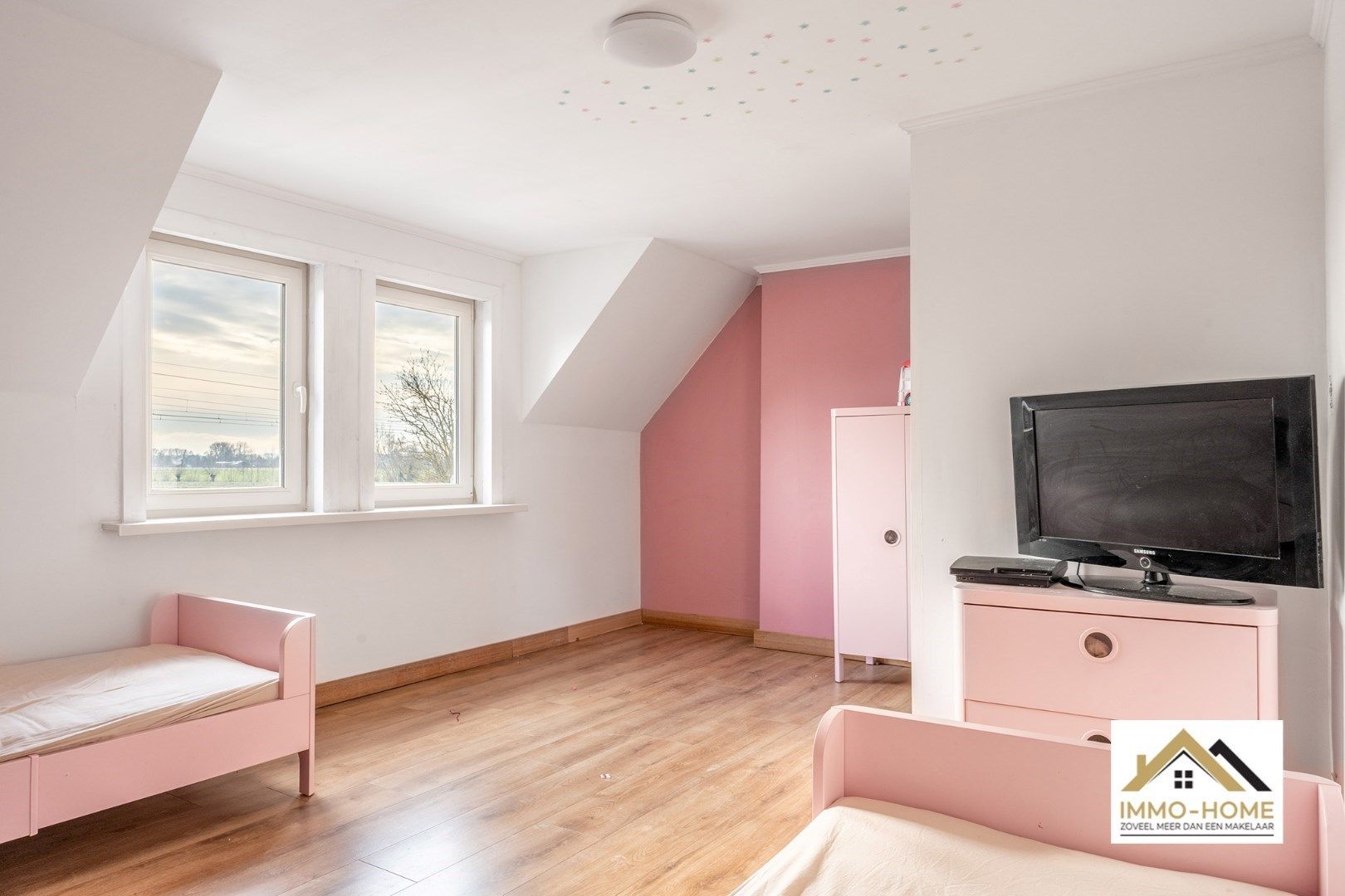 Deels gerenoveerde woning vol potentieel  foto 10