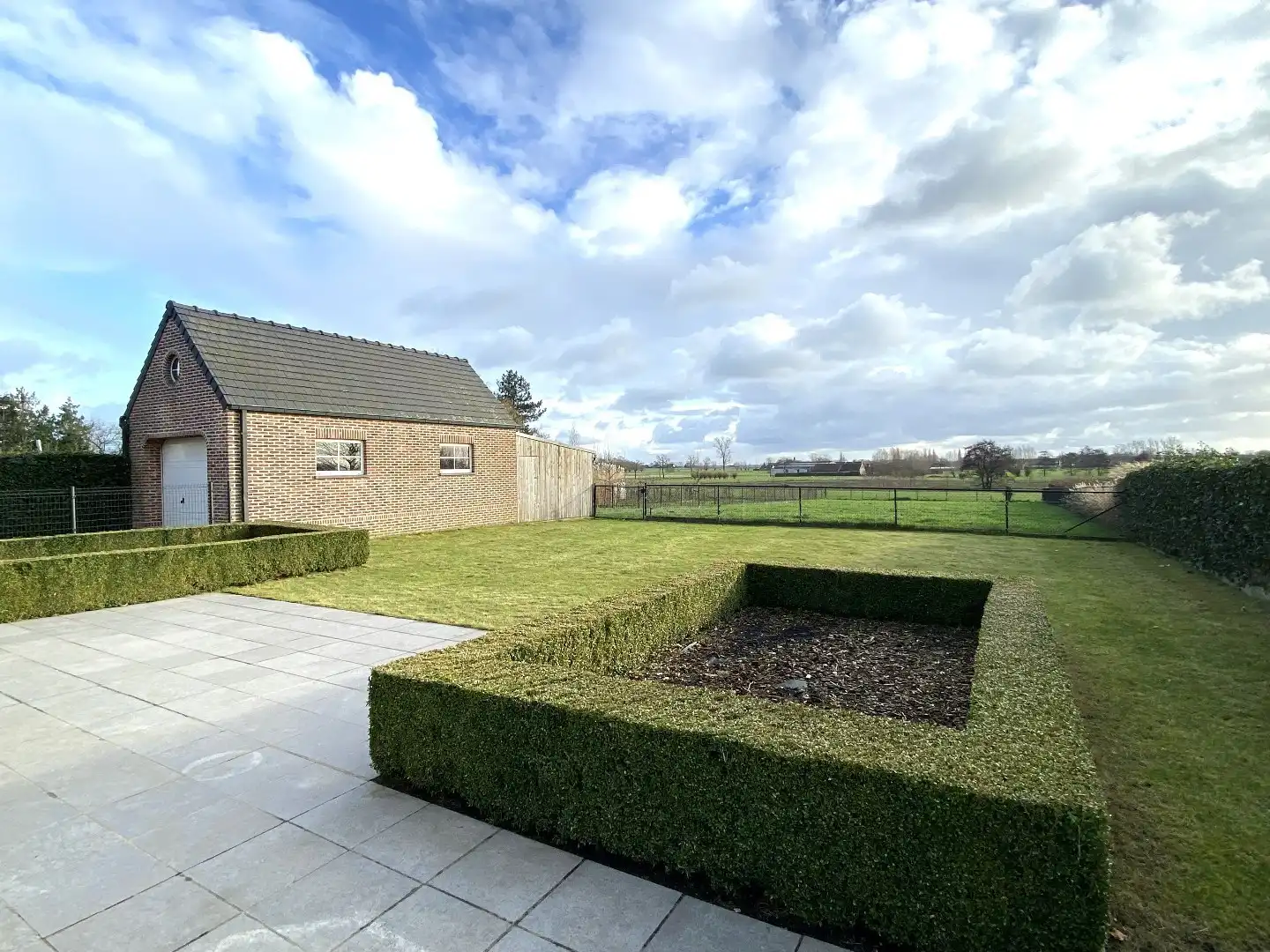 KARAKTERVOLLE WONING MET ZONGERICHTE TUIN | 4 SLPKS | 2 GARAGES foto 20