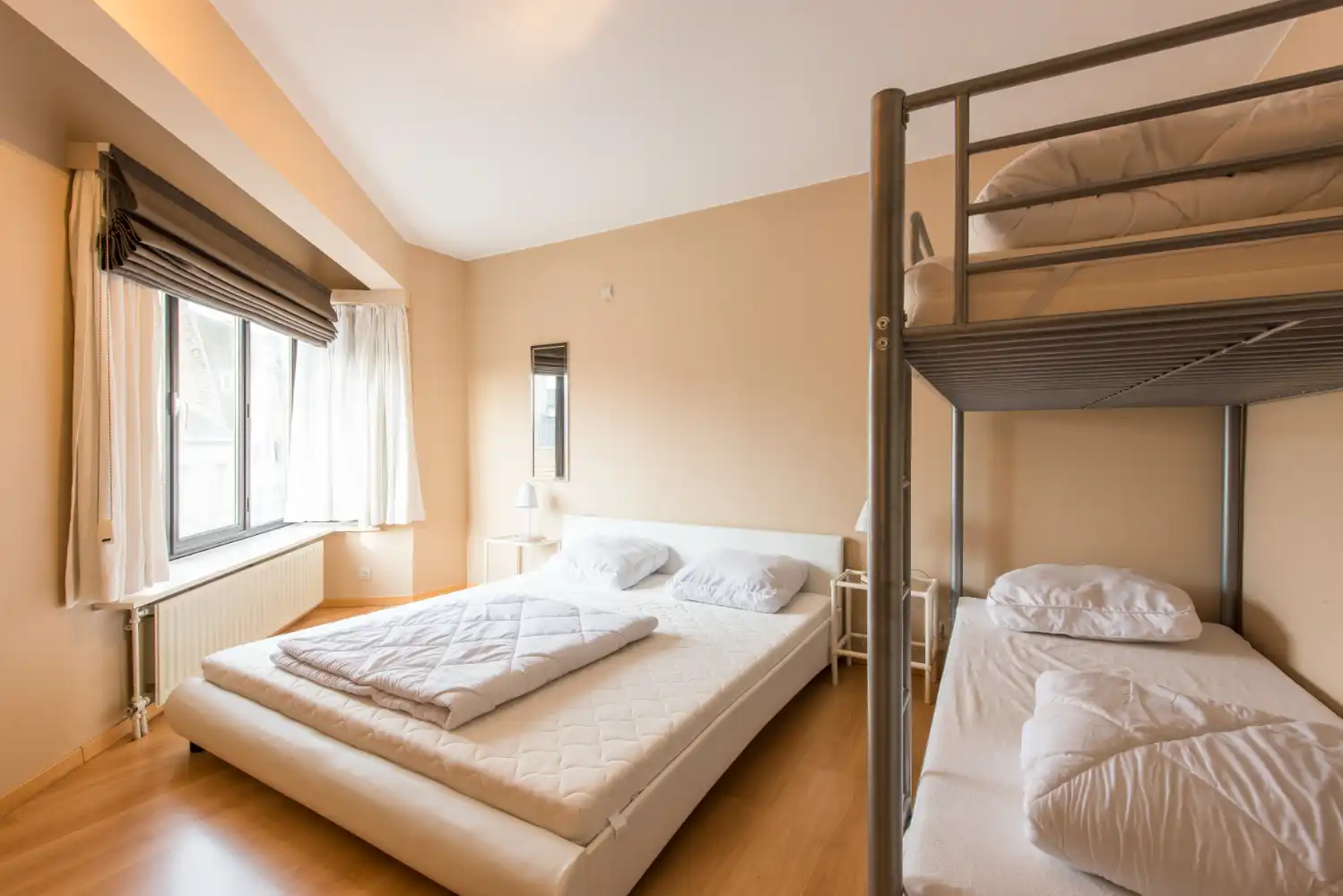 Instapklaar twee slaapkamer appartement in het hartje van Blankenberge foto 6