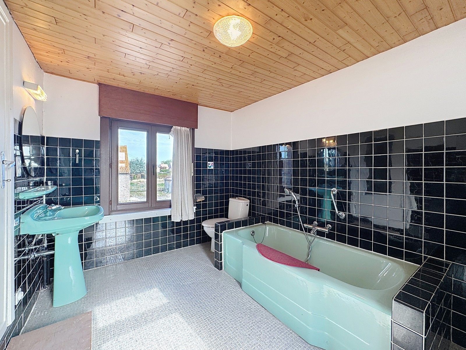 Te renoveren hoeve op crica 1 ha op GOEIE ligging! foto 21