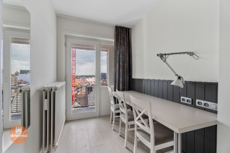 STIJLVOL EN HOOGWAARDIG AFGEWERKT APPARTEMENT CENTRAAL OP DE ZEEDIJK foto 14