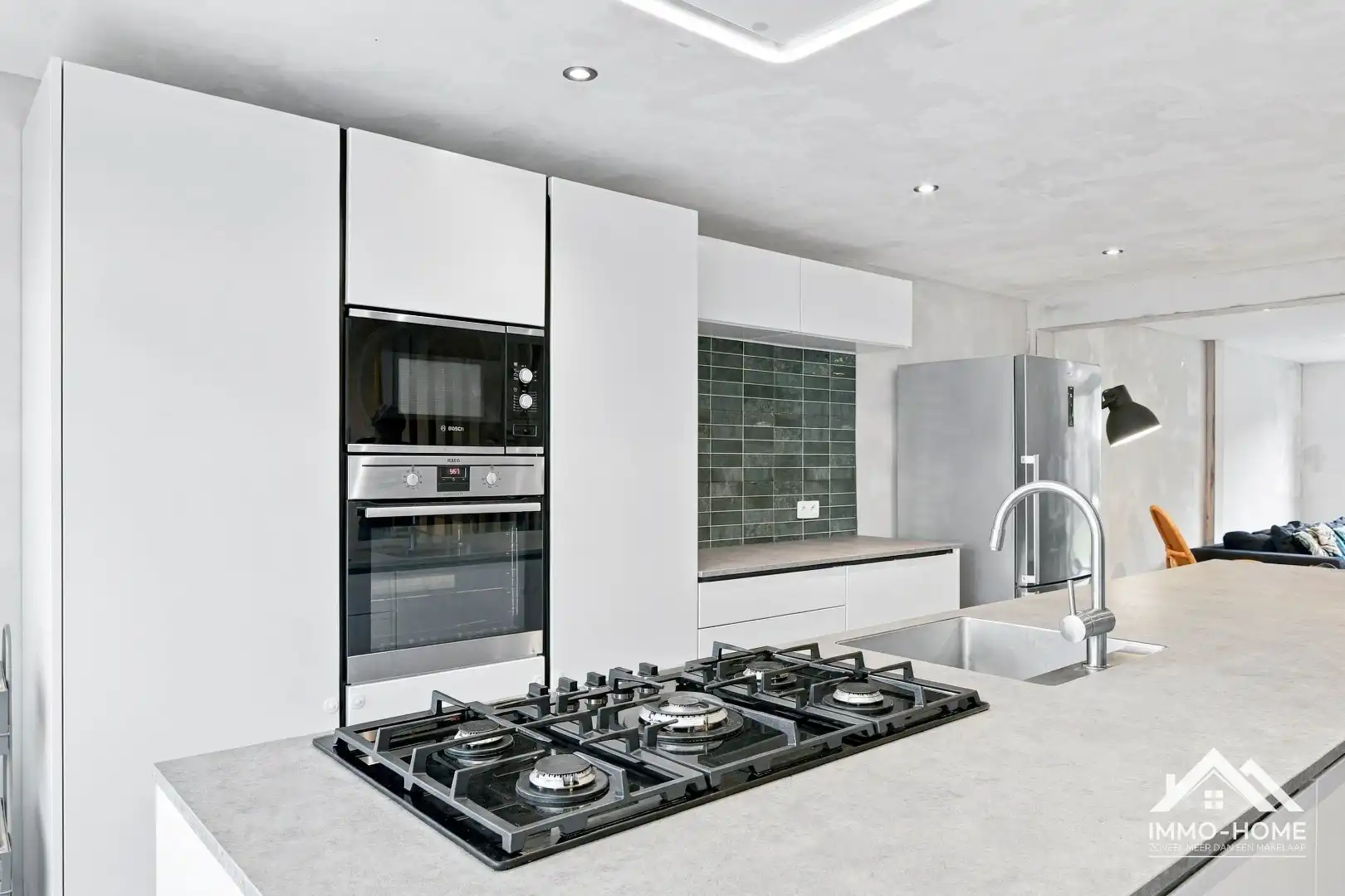 Prachtige gerenoveerde woning op een topligging in Sint-Amandsberg! foto 7
