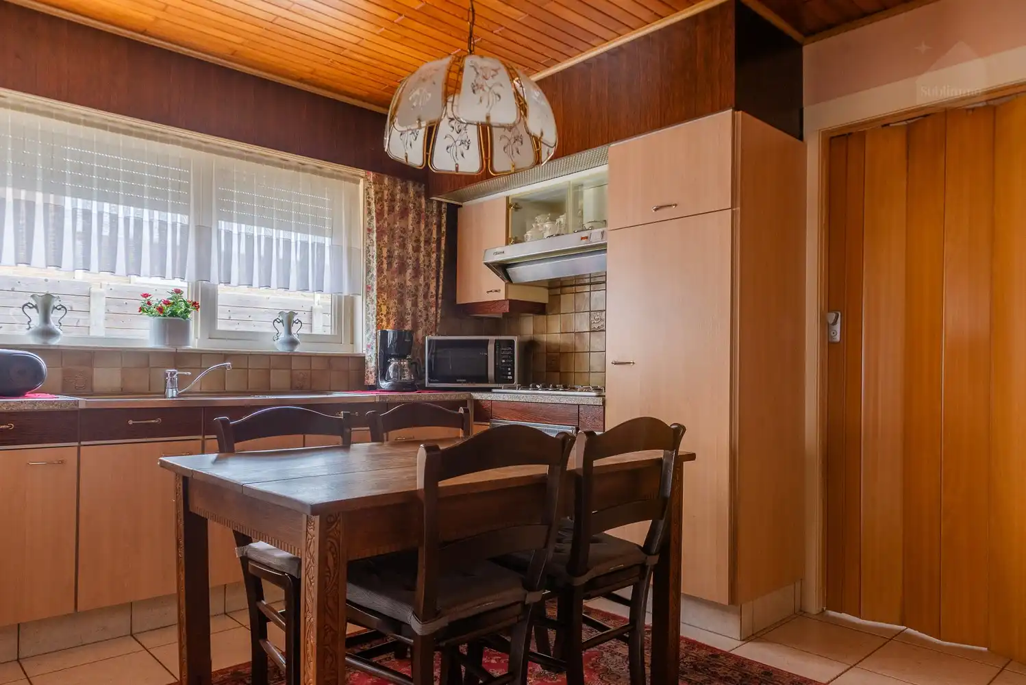 Ruime gelijkvloerse woning op een perceel van 1.114m² nabij het centrum van Meerhout foto 8
