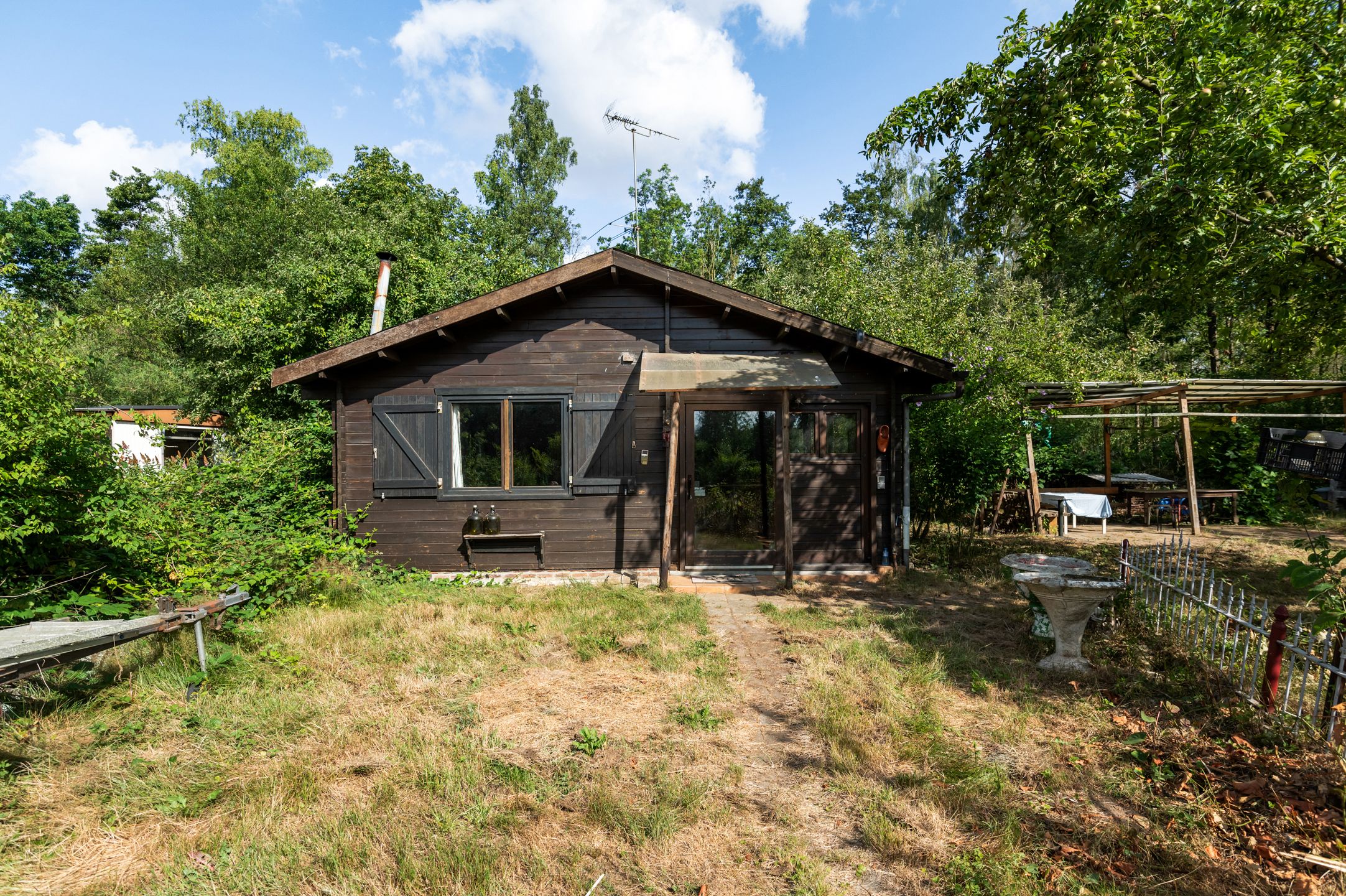 Chalet met 2 slpks op 2.710 m² recreatiegrond in Vorselaar. foto 15