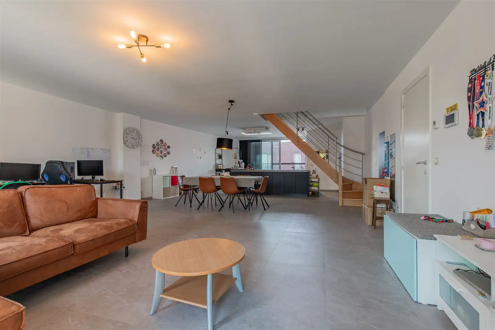 Energiezuinig duplex appartement met 3 SLK & 2 terrassen te Breendonk! foto {{pictureIndex}}