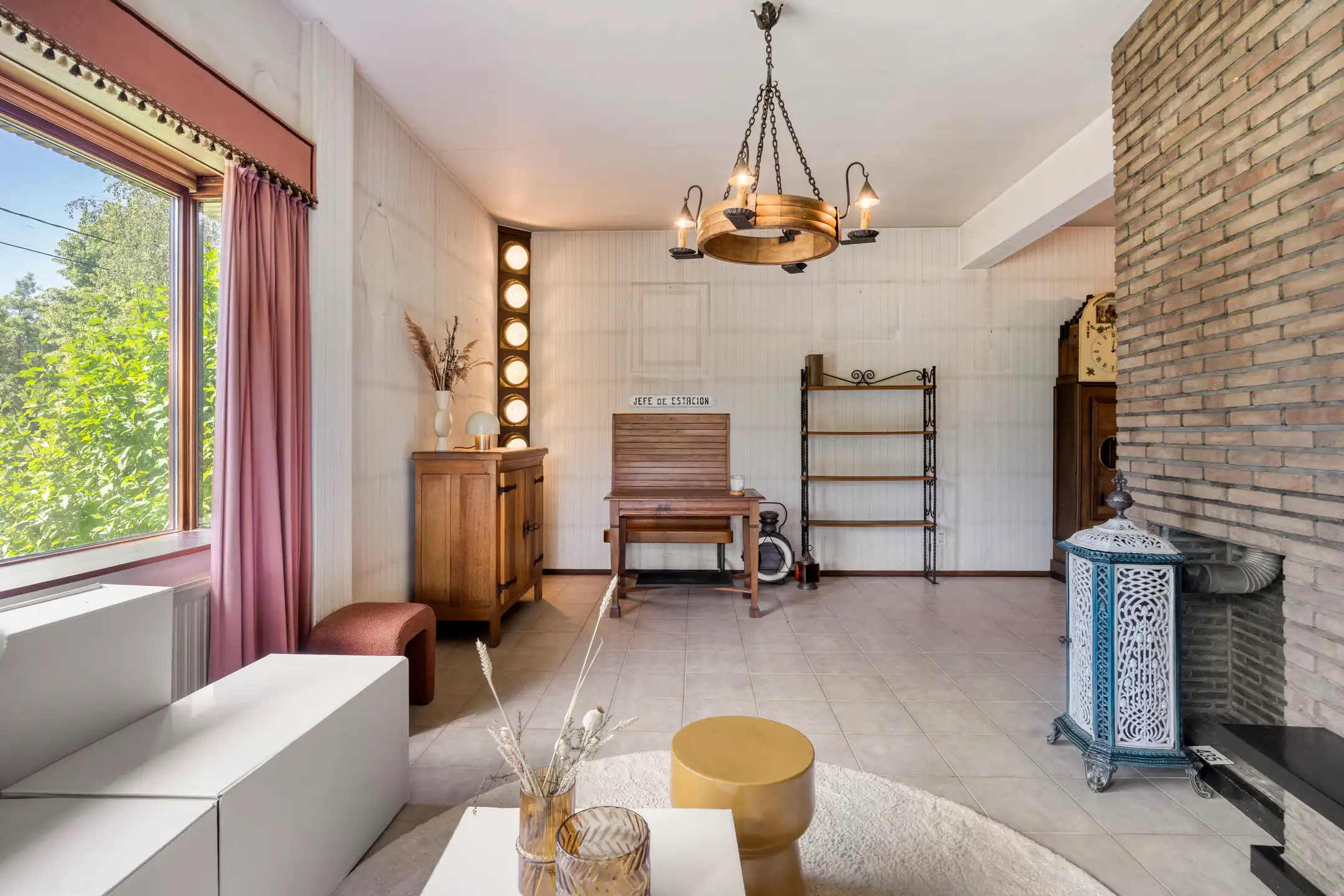Halfopen woning met ruime garage en uitbreidingspotentieel foto 10