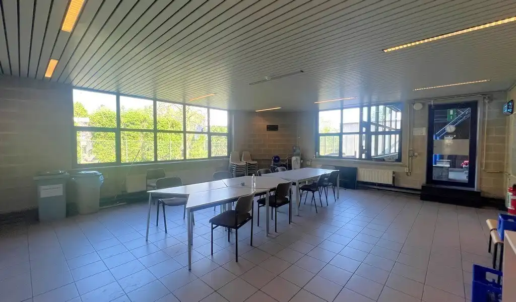 Logistiek bedrijfspand te huur in de haven van Gent foto 24