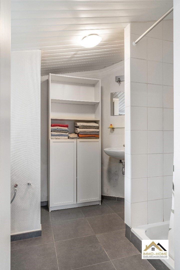 Instapklare woning met ruime tuin en garage te Beervelde foto 13