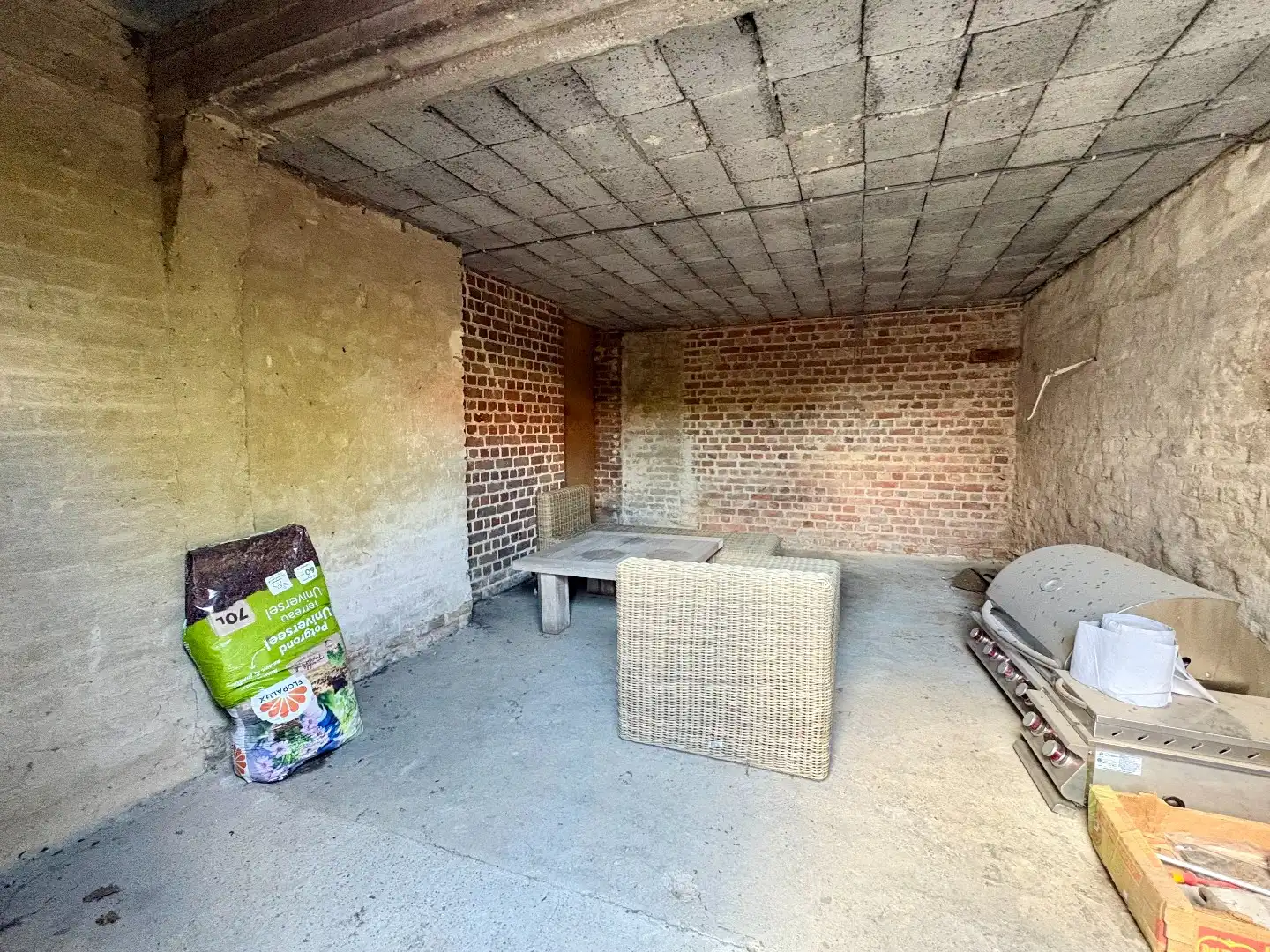 Ruime woning met 3 slaapkamers en magazijn van +-300 m² te koop in centrum Bavikhove! foto 22
