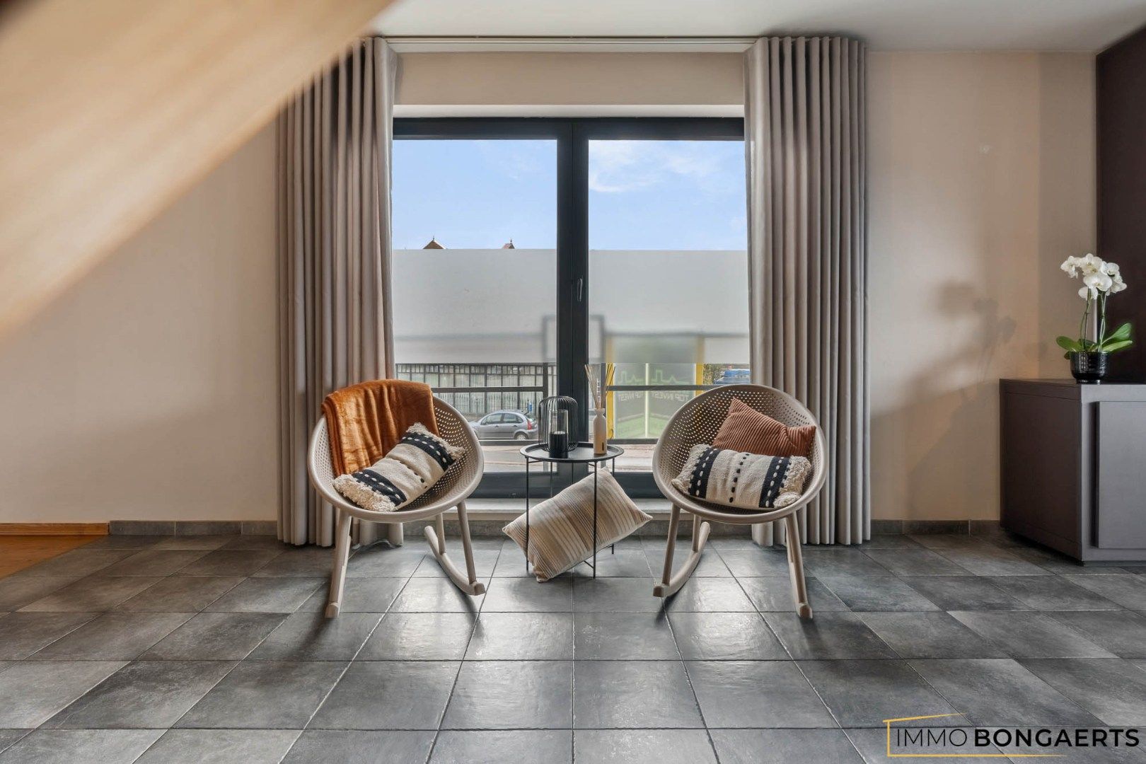 Ruim duplexappartement met 4 slaapkamers foto 6