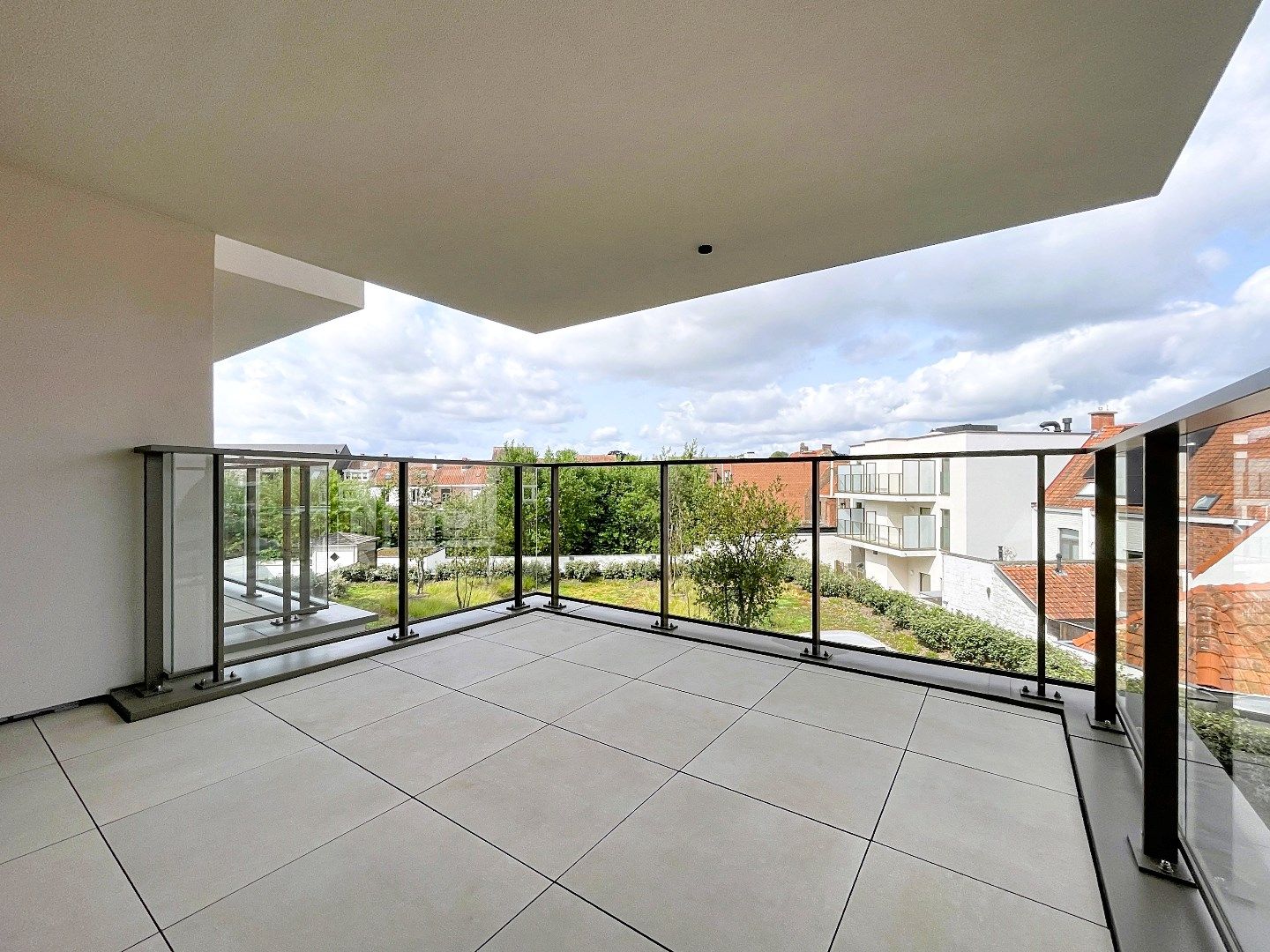 Modern en energiezuinig appartement op toplocatie in Roeselare foto 3