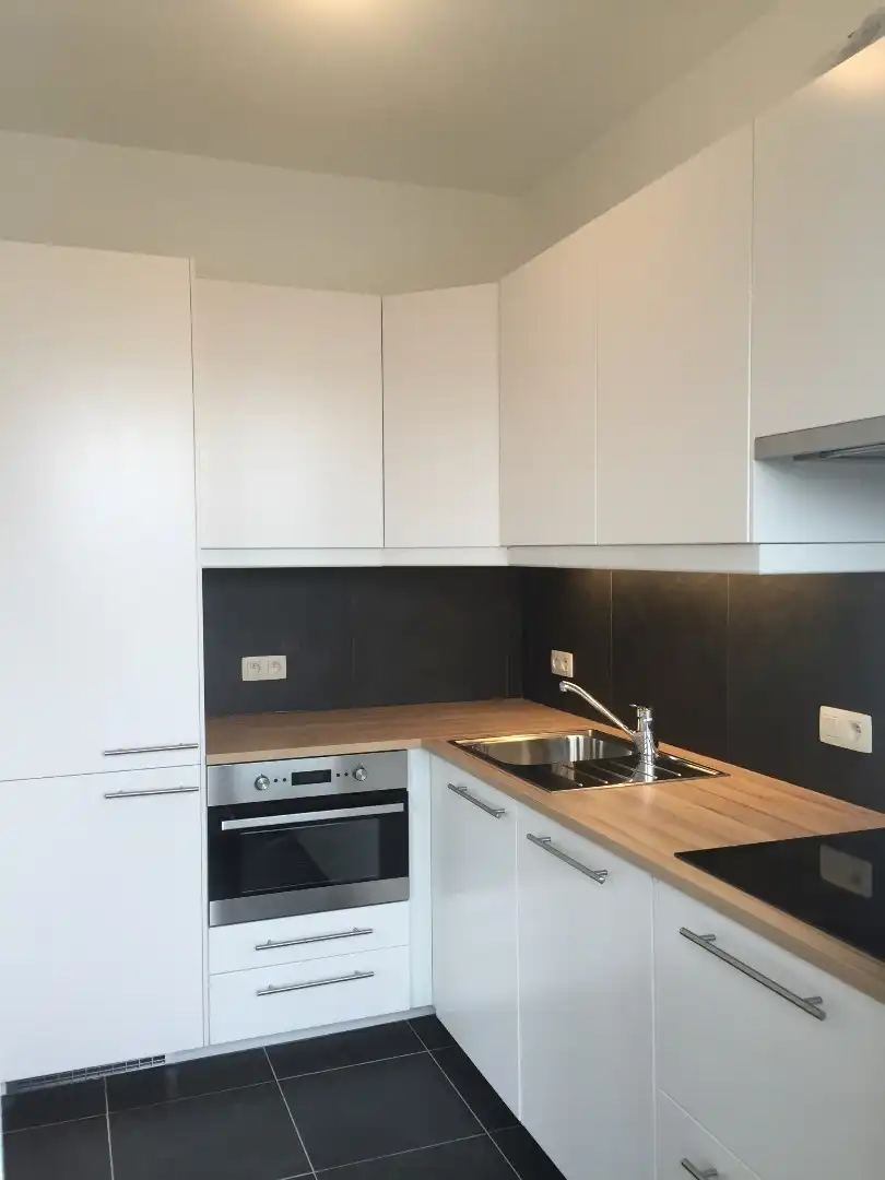 2 slaapkamer appartement met veel lichtinval met uitzicht foto 6