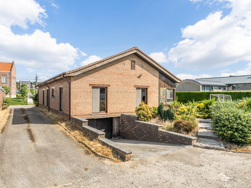 Gelijkvloerse woning met grote loods achteraan op 25are foto 32