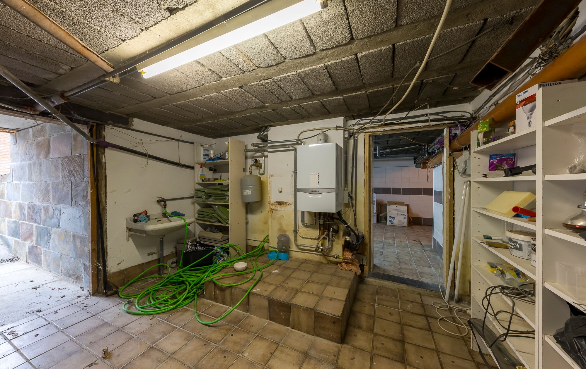 TE KOOP: Goed gelegen (halfopen) woning met bijgebouw van 90m2 te Lanklaar foto 16
