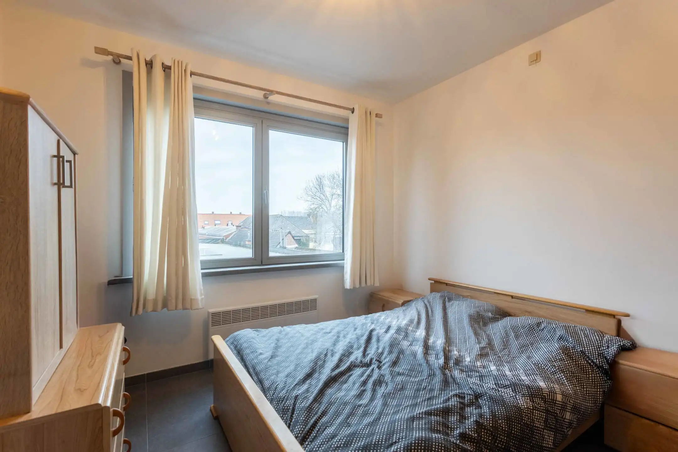 Ruim en lichtrijk appartement met garagebox te Eine foto 10