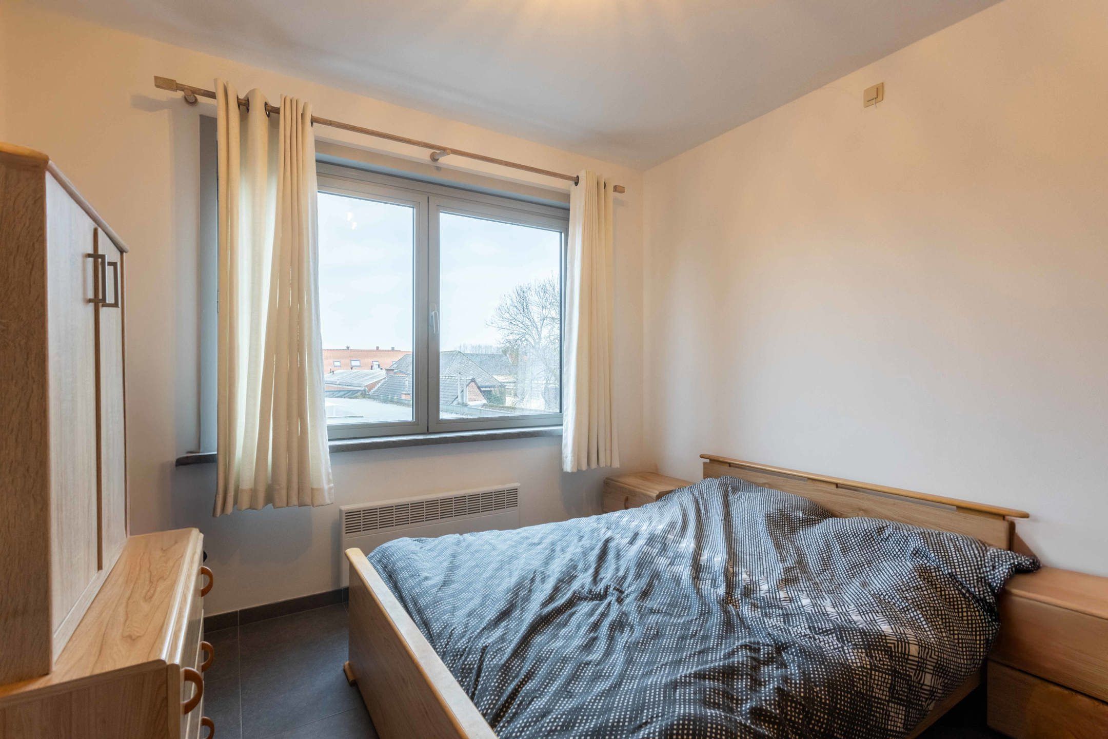 Ruim en lichtrijk appartement met garagebox te Eine foto 10