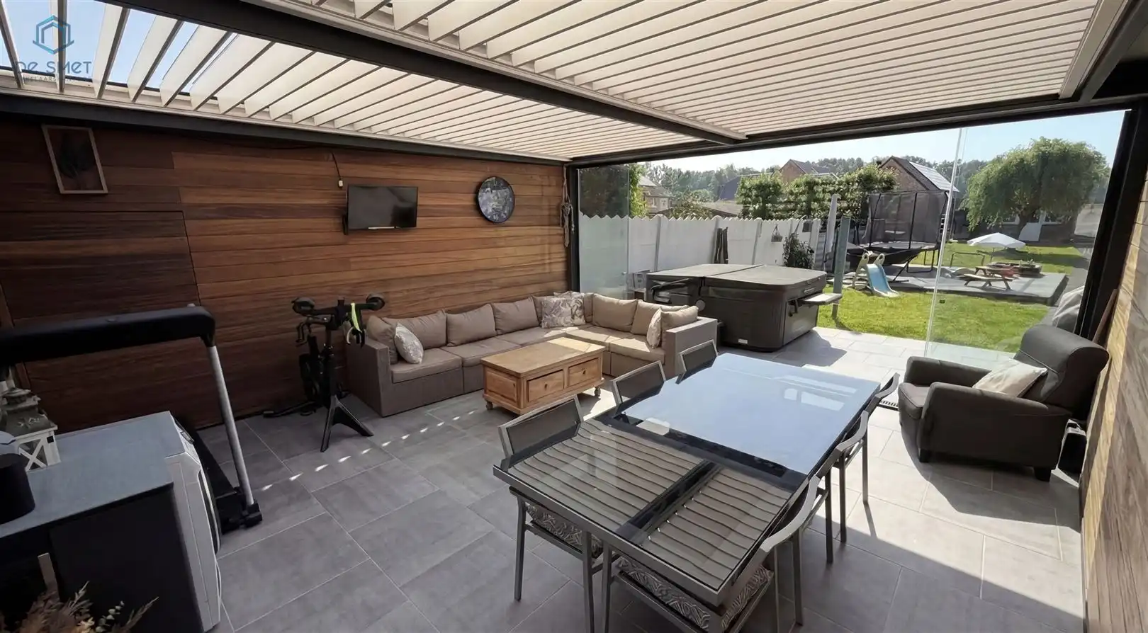 Instapklare gezinswoning met 3 slaapkamers, ruime tuin en private oprit foto 8
