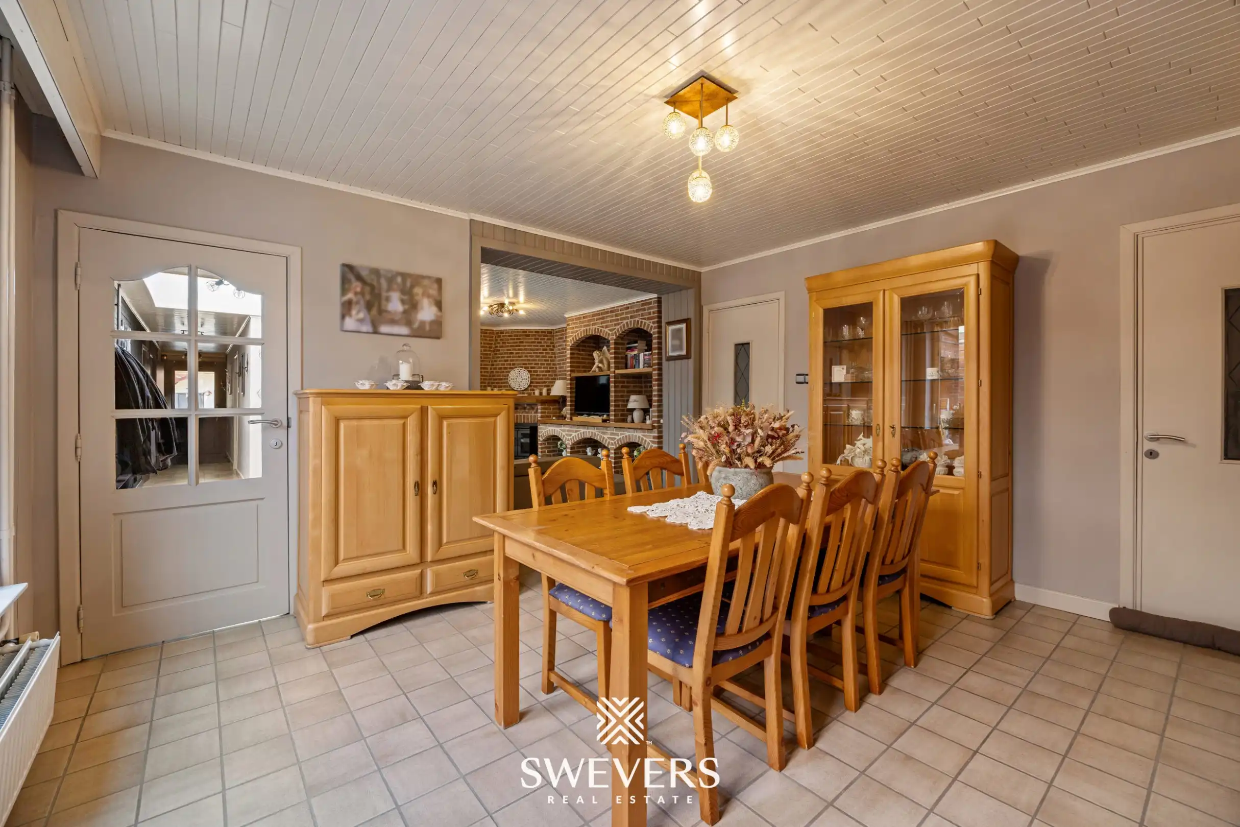 Gezinswoning met bureau, vier slaapkamers en zonnige tuin foto 4