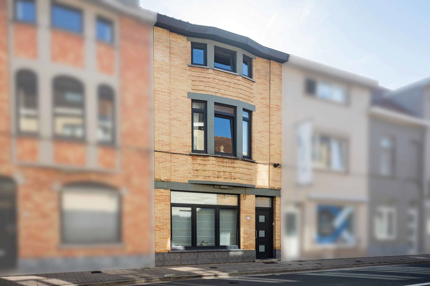 instapklare rijwoning nabij UZ foto {{pictureIndex}}