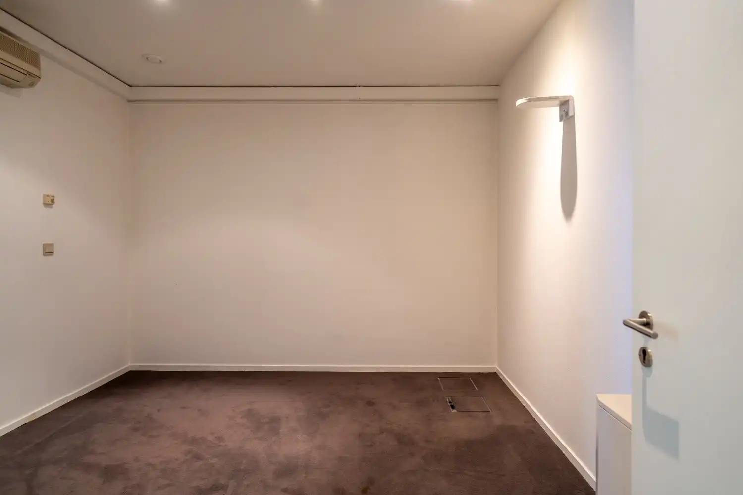 KANTOOR MET 5 BURELEN foto 20