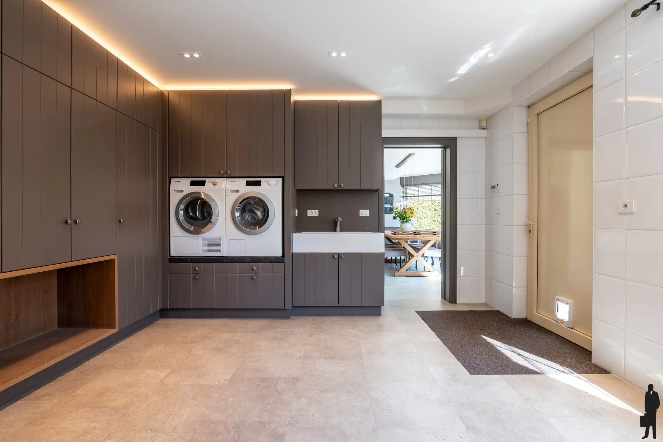 Unieke, recente villa te midden groen op grond van 2.135m² foto 11