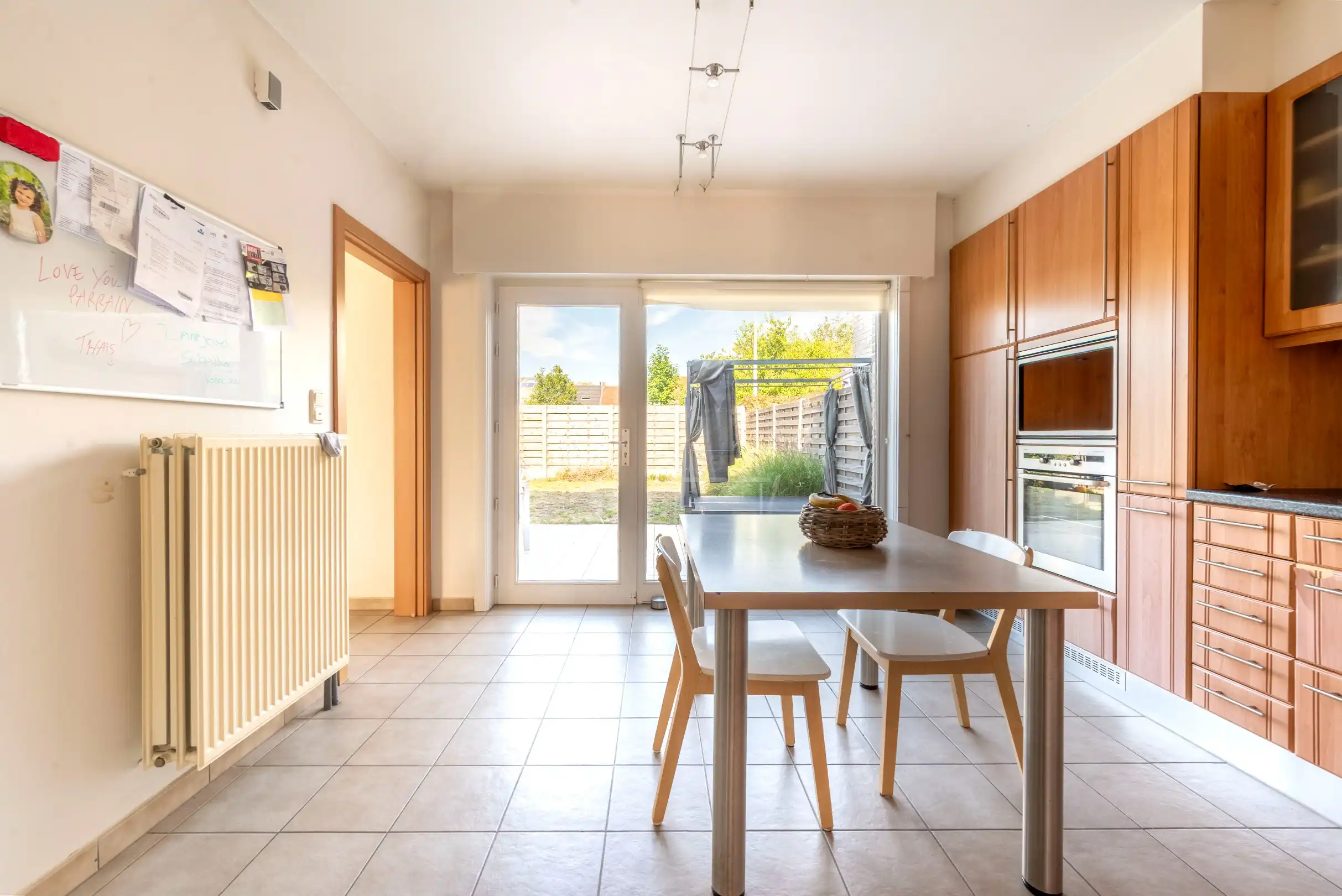 Goed onderhouden halfopen woning met 3 slaapkamers in rustige wijk. foto 5