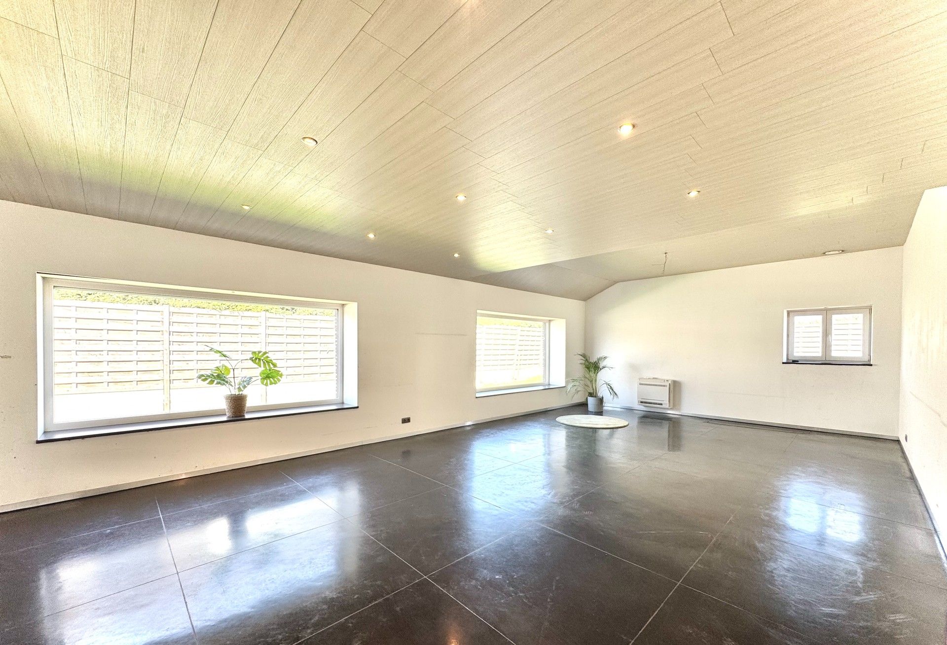 VRIJSTAANDE ENERGIEZUINIGE WONING MET GROTE GARAGE - 836 M² foto 14