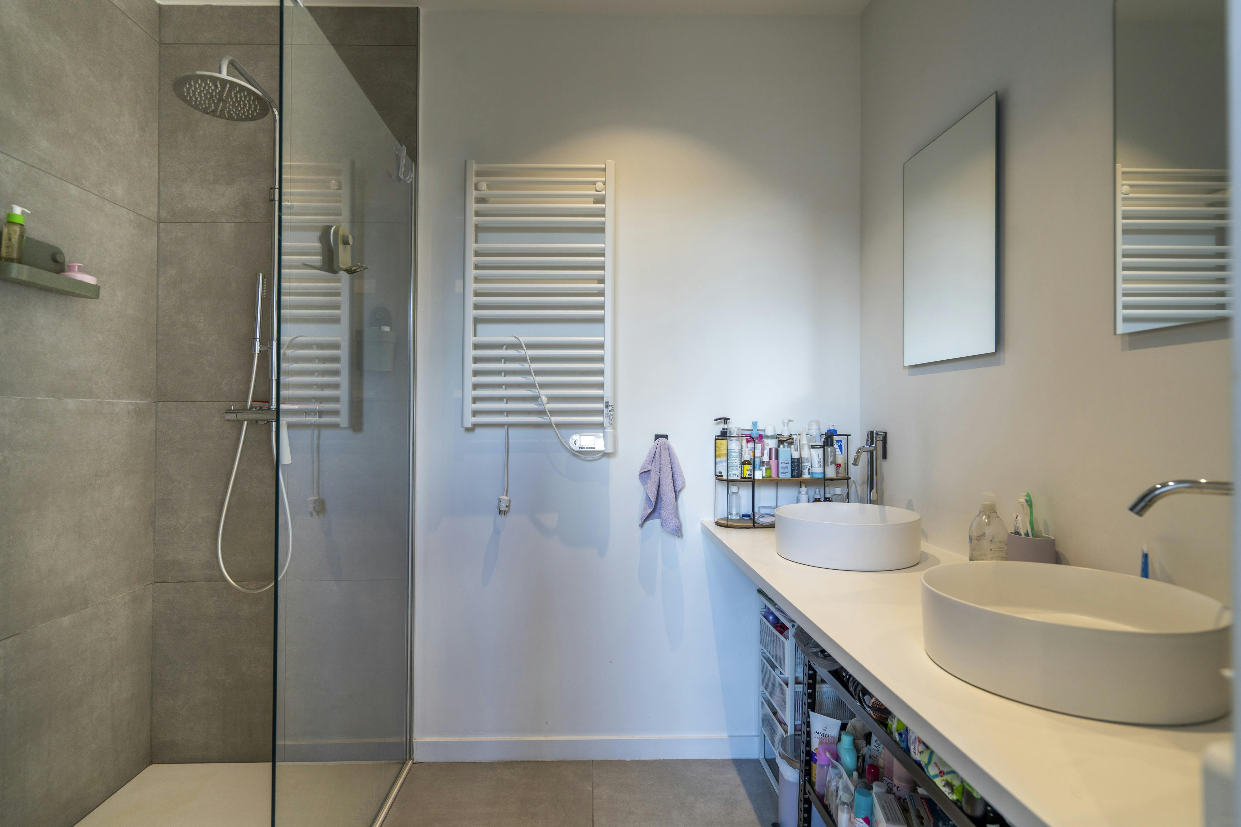 Instapklare en recent gerenoveerde woning te koop in Anzegem foto 14