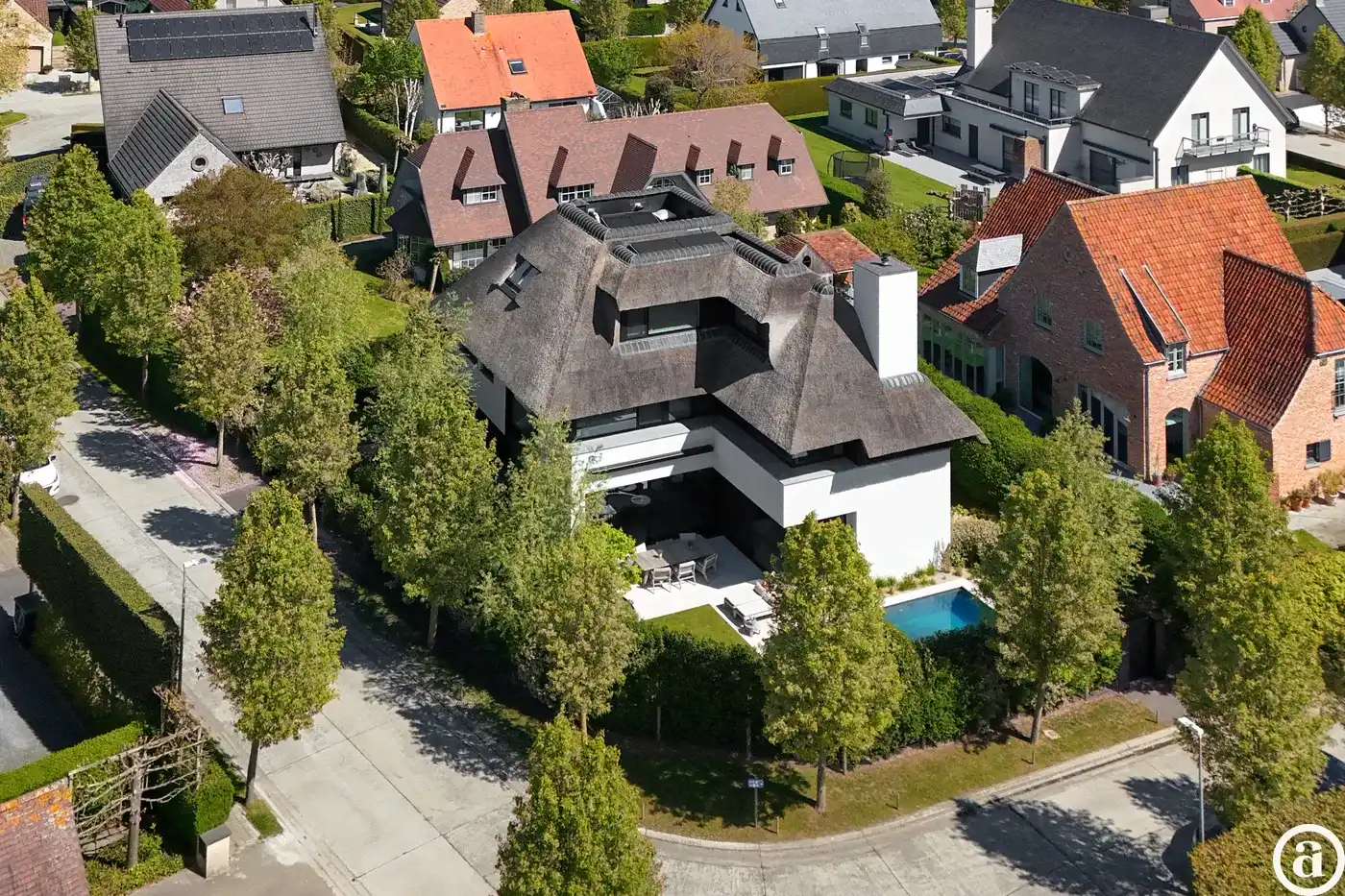 Exclusieve villa met zwembad en prachtige tuin in Knokke. foto 5
