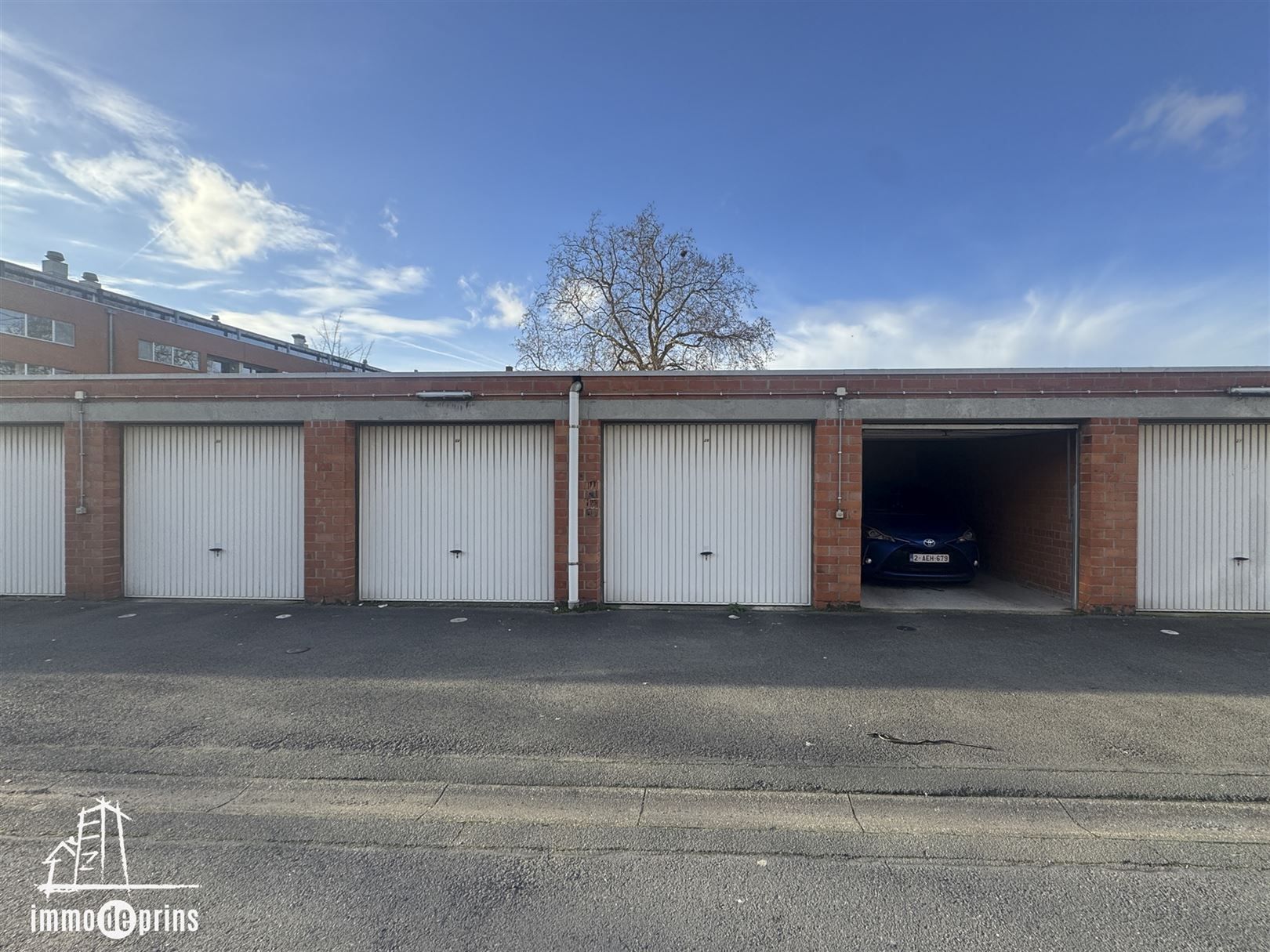 12 Garages opbrengsteigendom foto 7