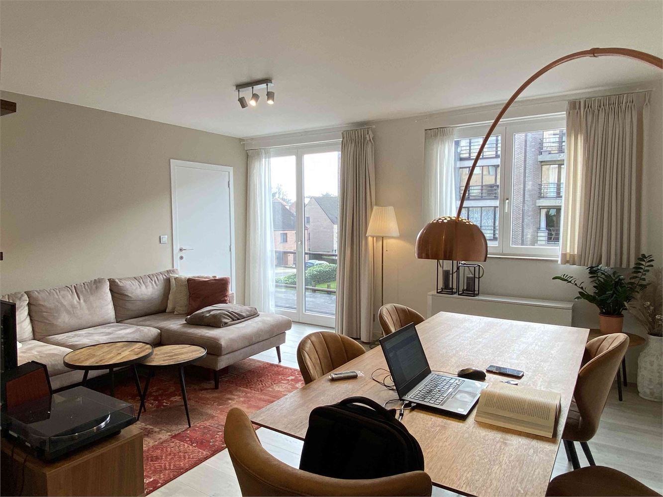 Prachtig appartement met afgesloten garagebox foto 2