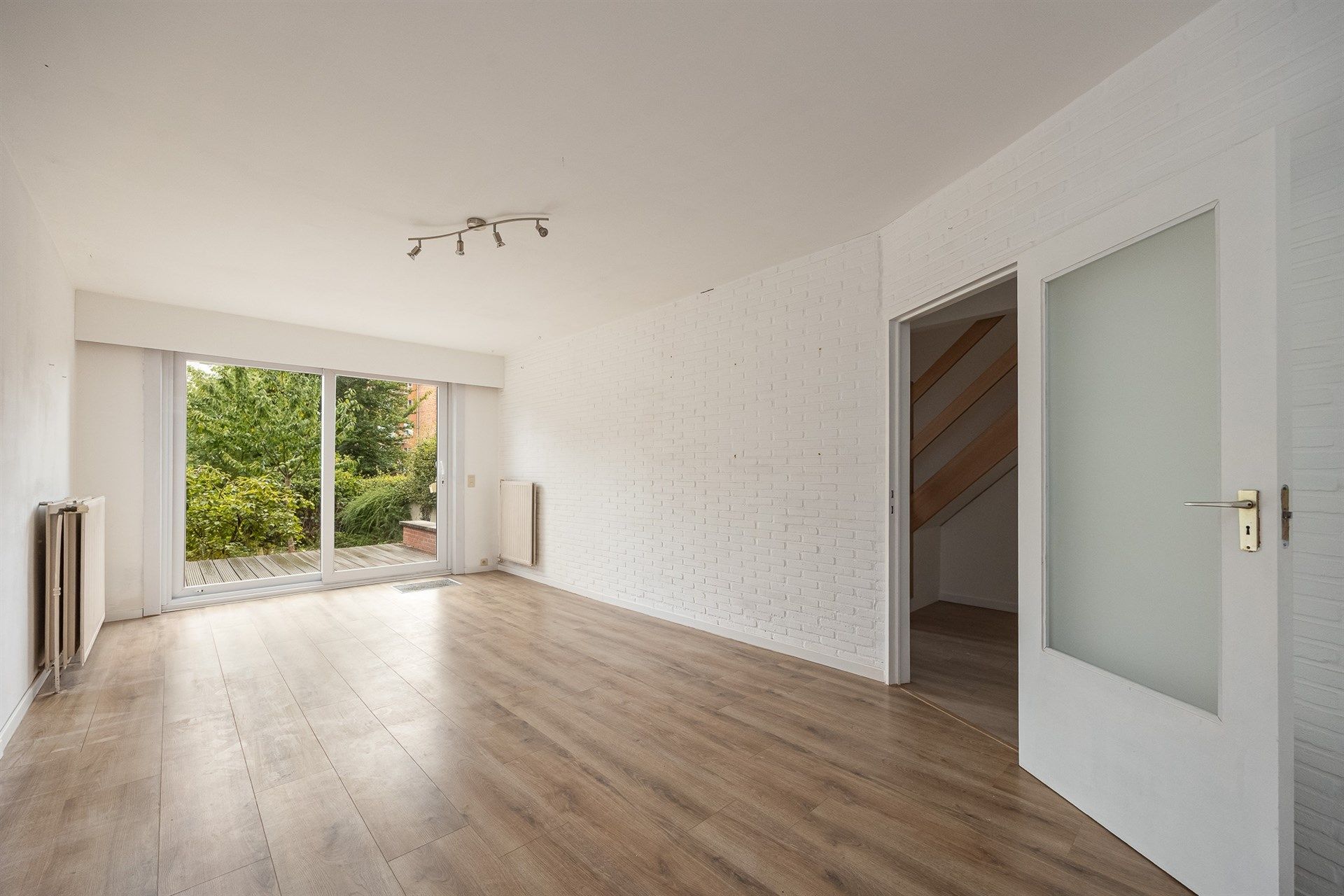 Gelijkvloerse instapklare duplex met tuin en mogelijkheid tot Praktijkruimte in Borgerhout Extra Muros foto {{pictureIndex}}