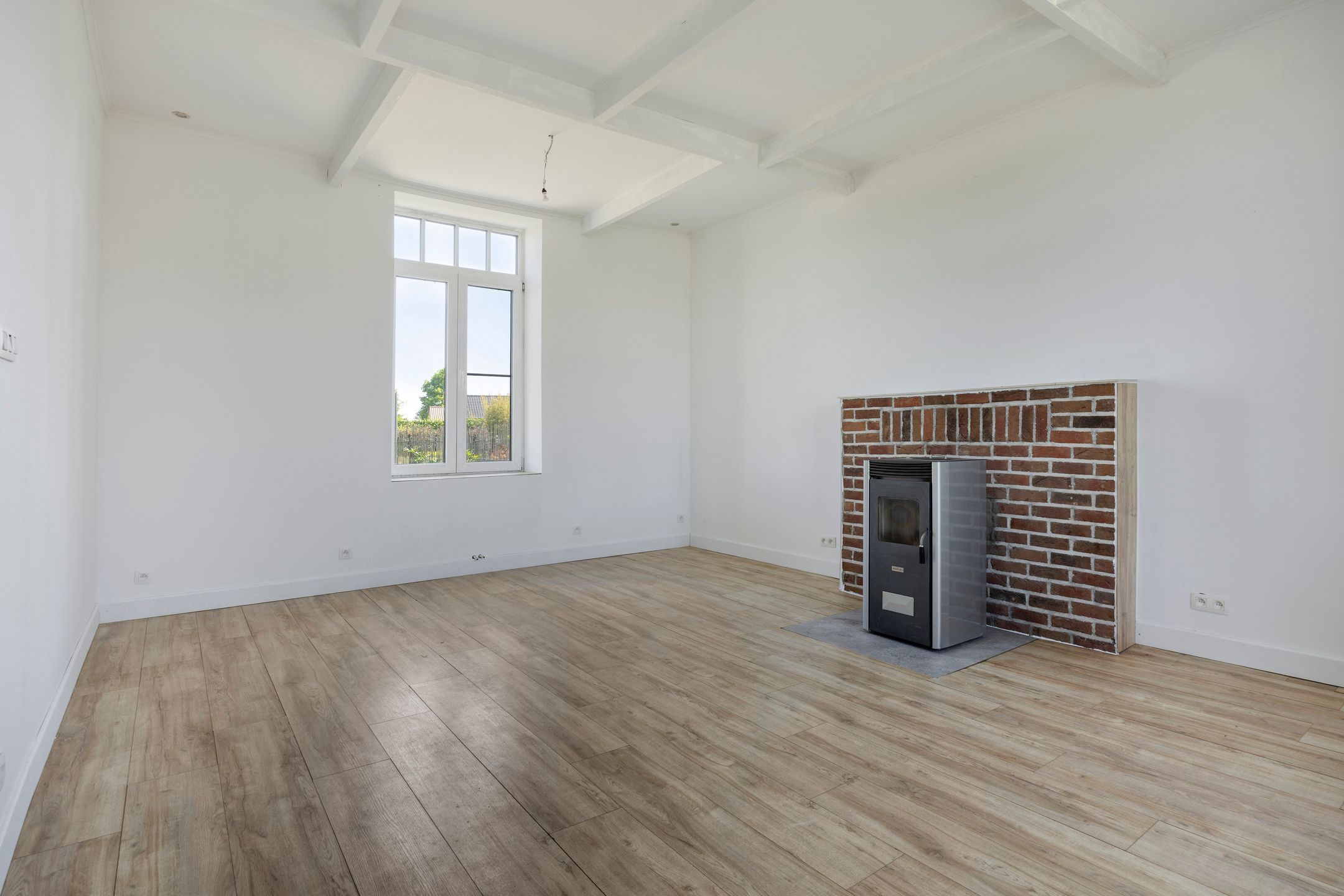 Deels gerenoveerde woning met prachtig verzicht op 14 are foto 2