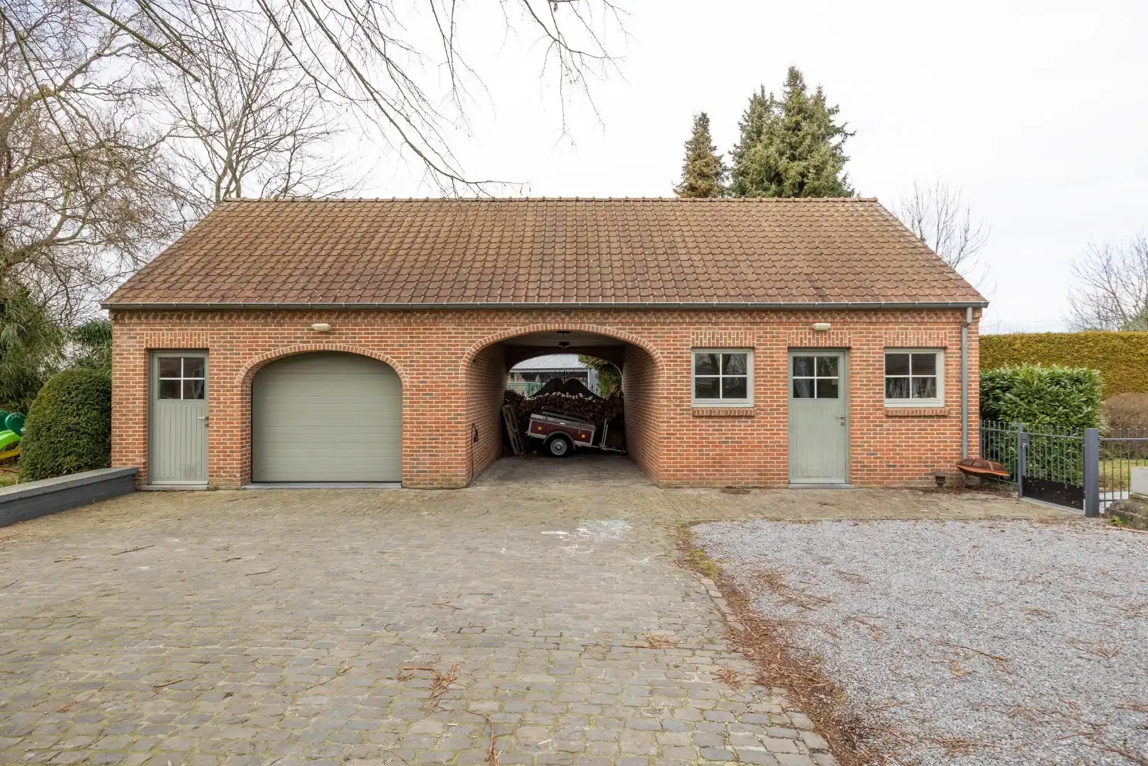 Prachtige ruime villa met naastliggende bouwgrond! foto 27