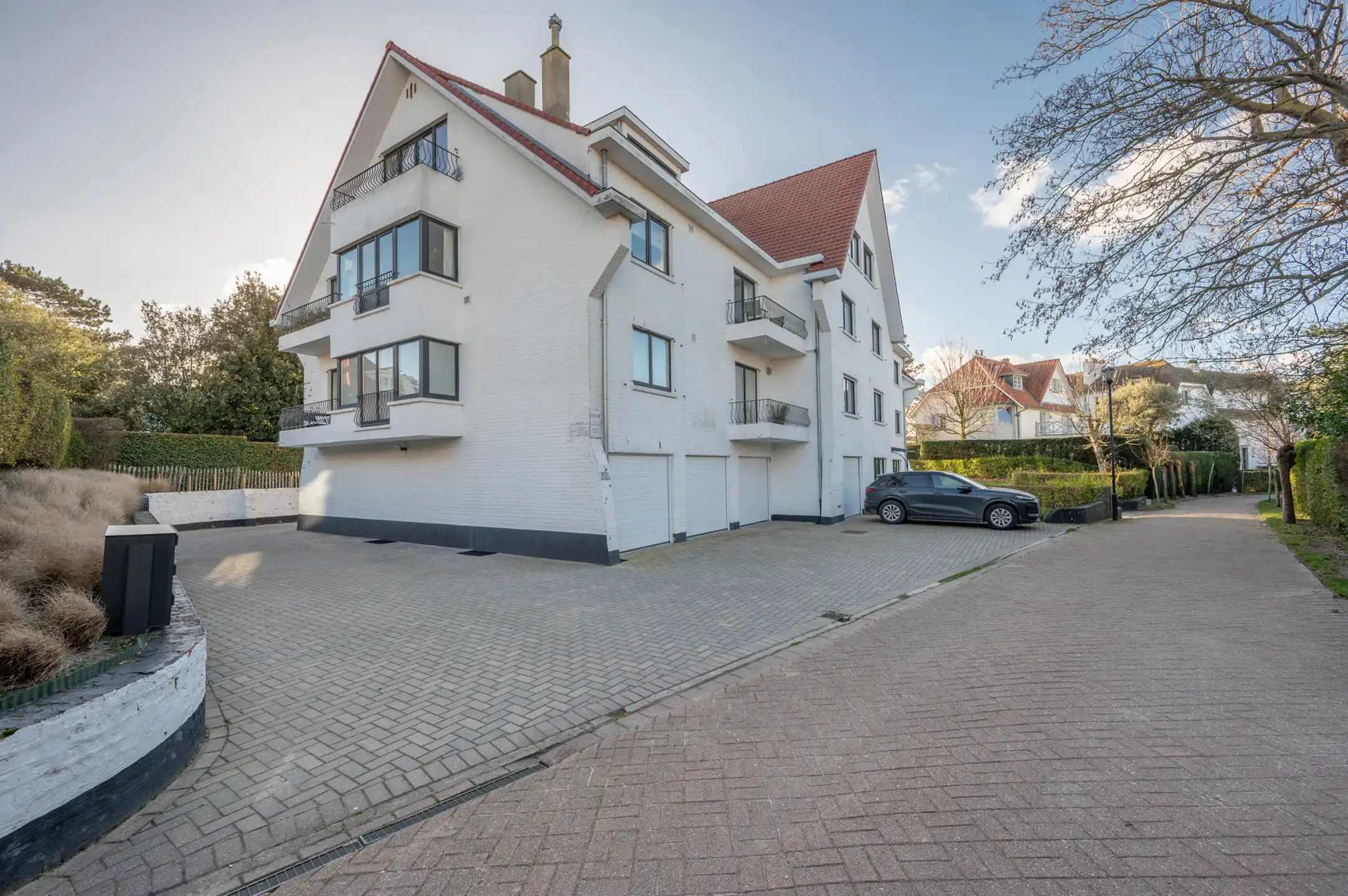Gerenoveerd appartement in charmante residentie in het Zoute foto 4