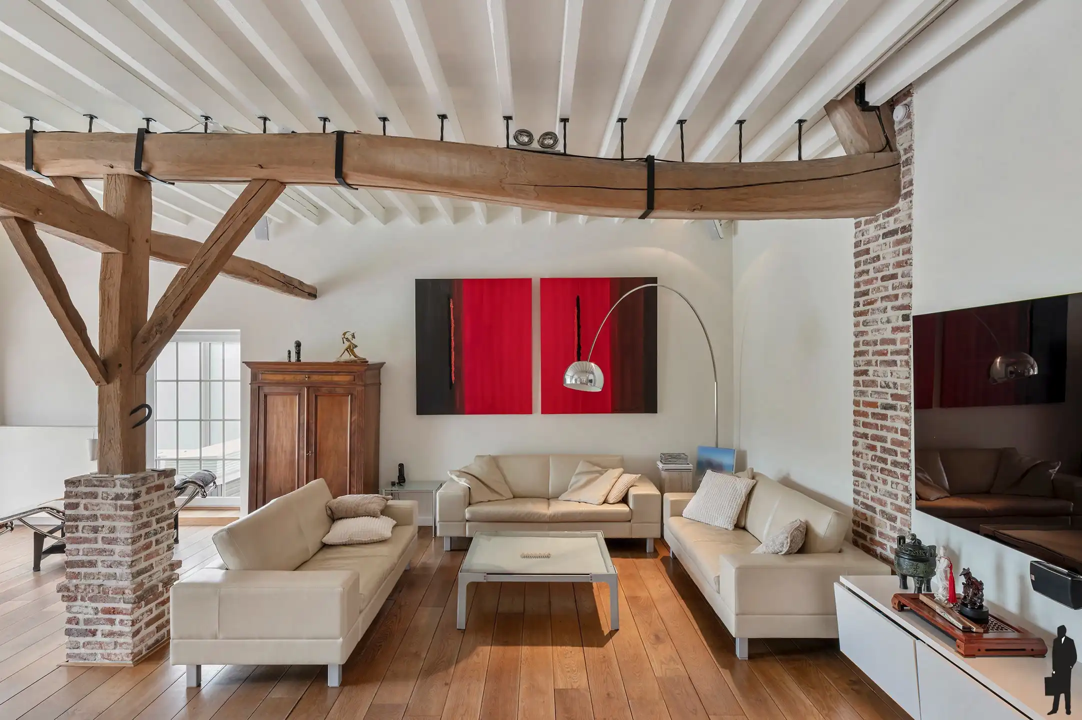 Authentieke en luxueus gerenoveerde langgevelhoeve op een domein van 6.920 m². foto 3