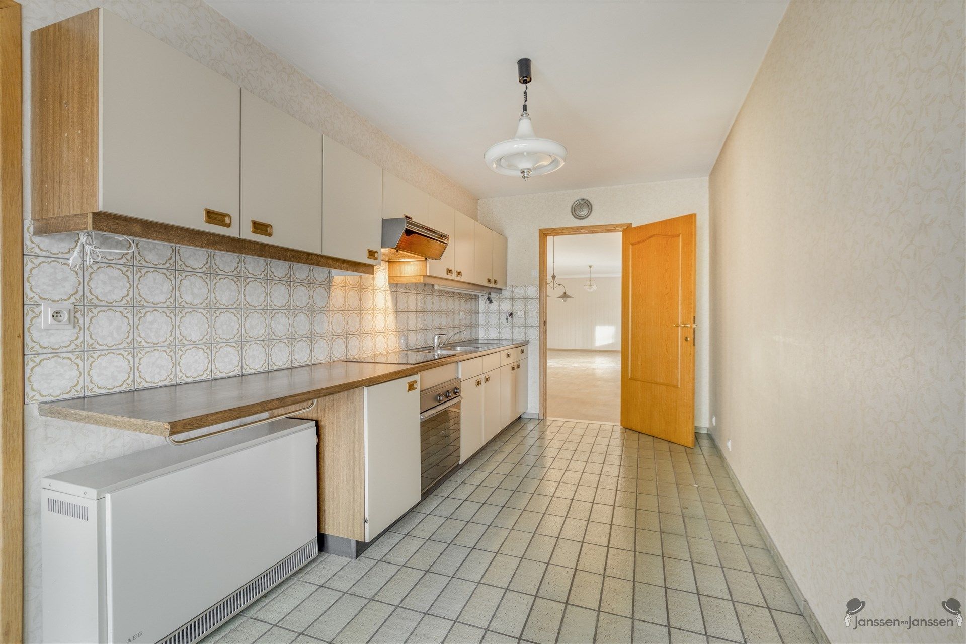 Lichtrijk 2-slaapkamerappartement met garagebox in het hart van Leopoldsburg! foto 9