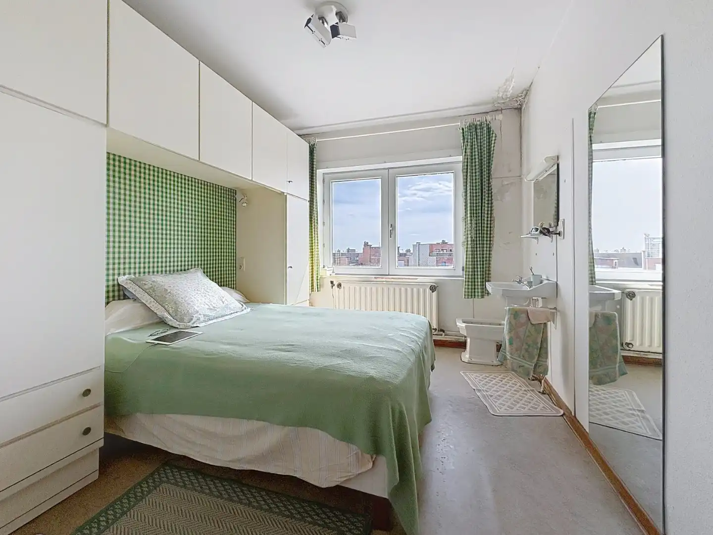 Te renoveren appartement met frontaal zeezicht - garage mogelijk foto 13