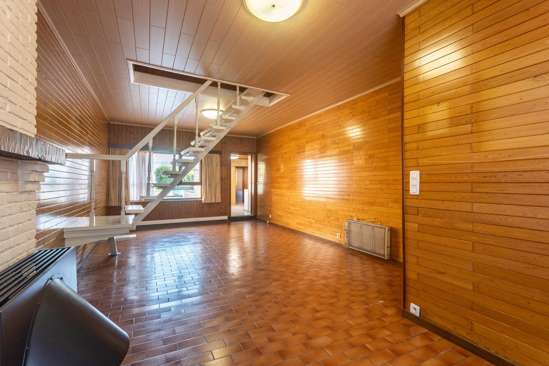Goed onderhouden woning met garage te Aalst!  foto 5