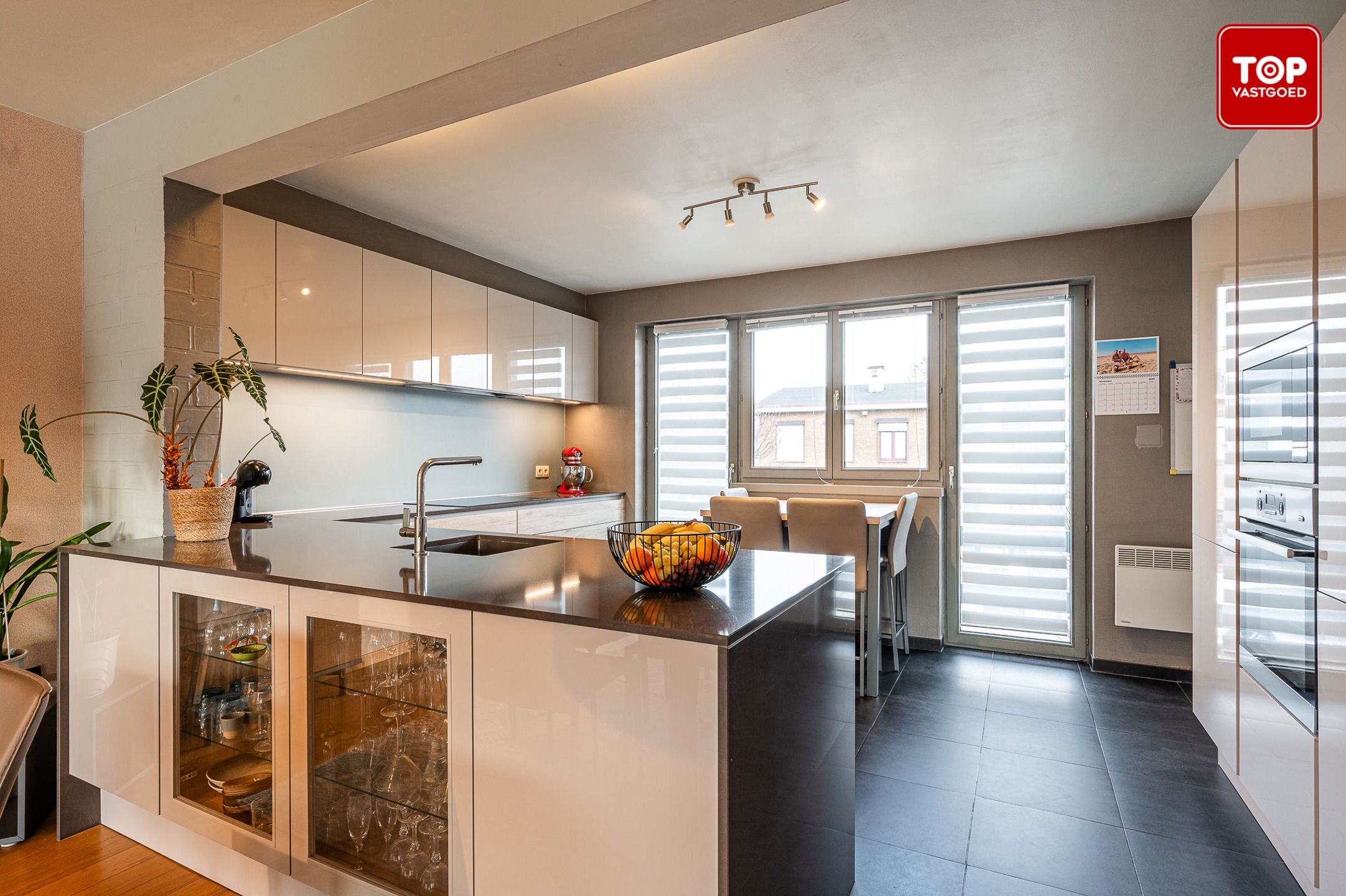 Bel-etagewoning met 3 slaapkamers, jacuzzi en sauna foto 8