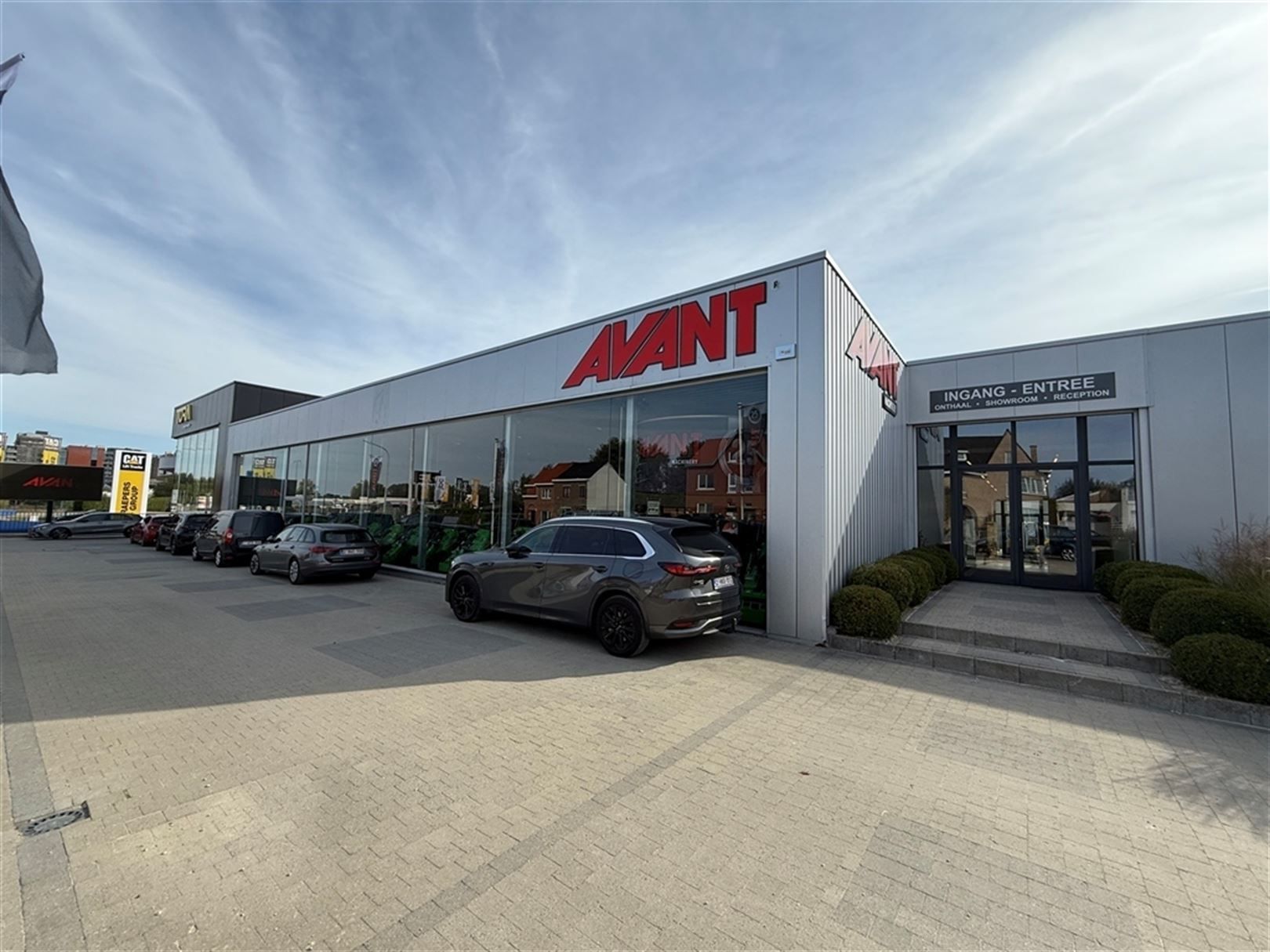 Industriële site met B2B-showroom te koop op zichtlocatie foto 3