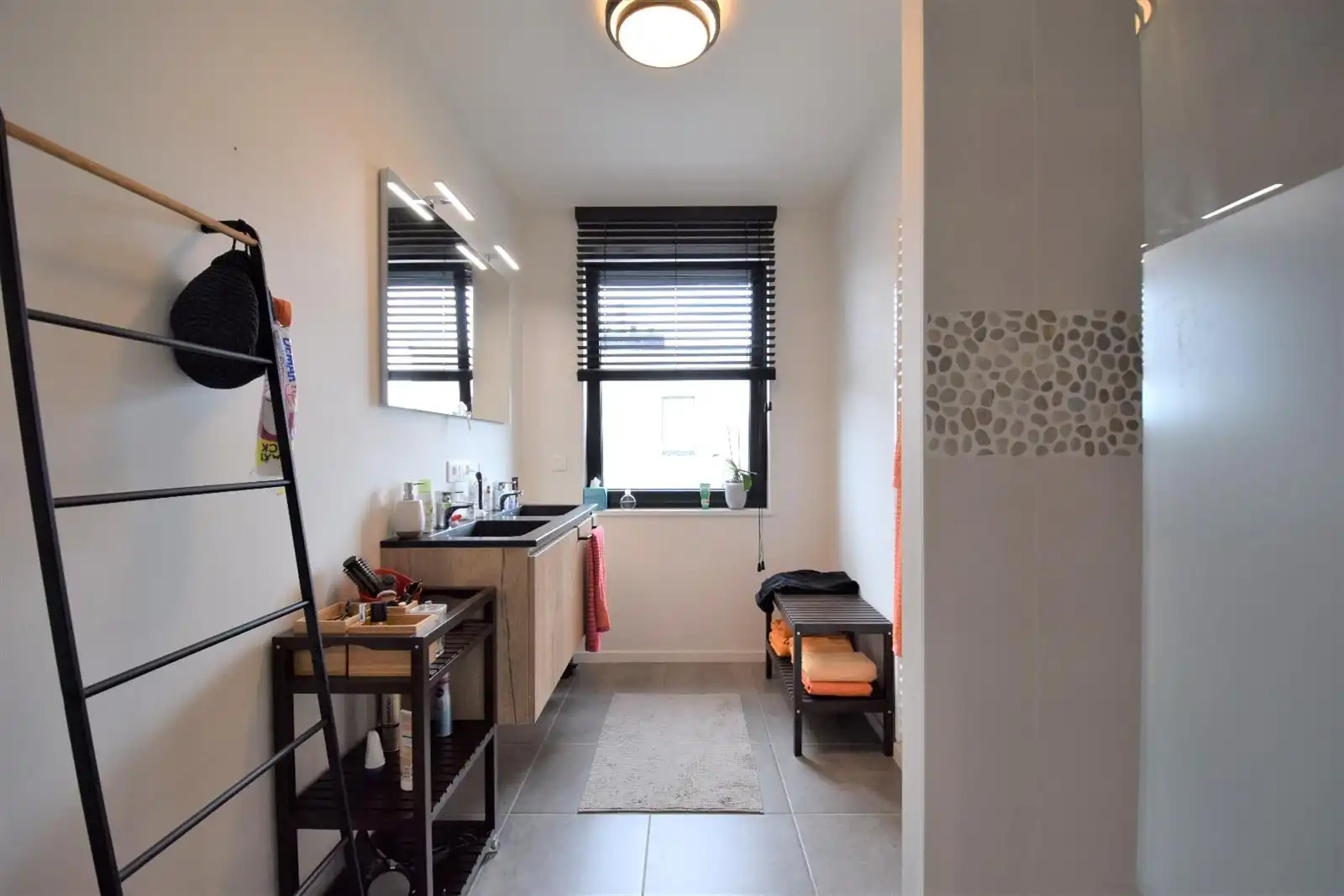 Twee slaapkamer appartement met zicht op water foto 8