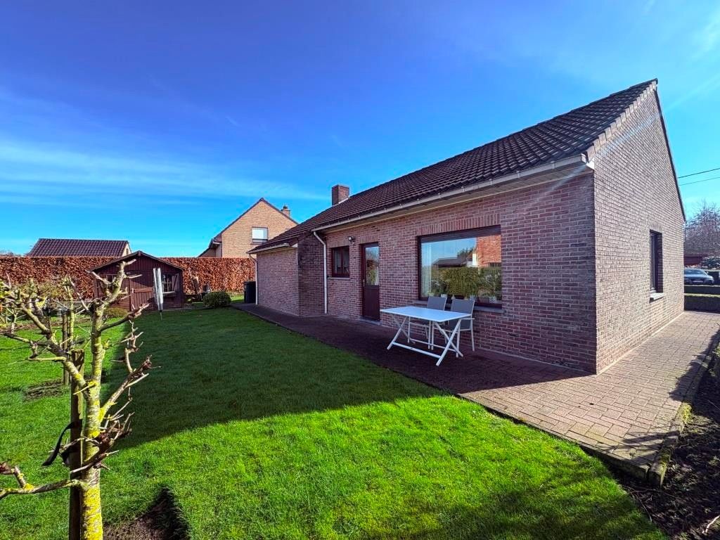 Verzorgde vrijstaande woning met zonnige tuin. foto 17