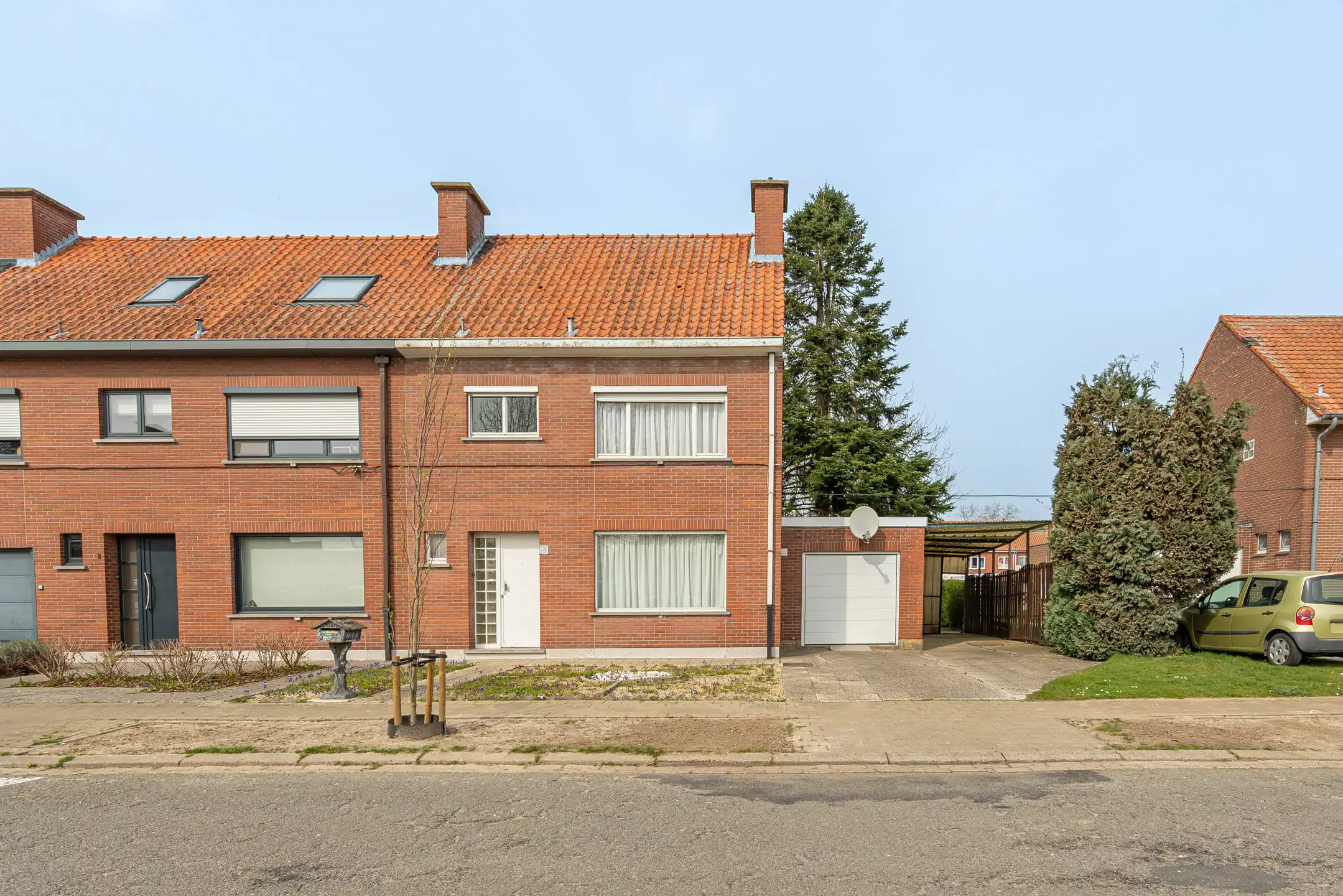 Te moderniseren HOB met garage en tuin foto 28