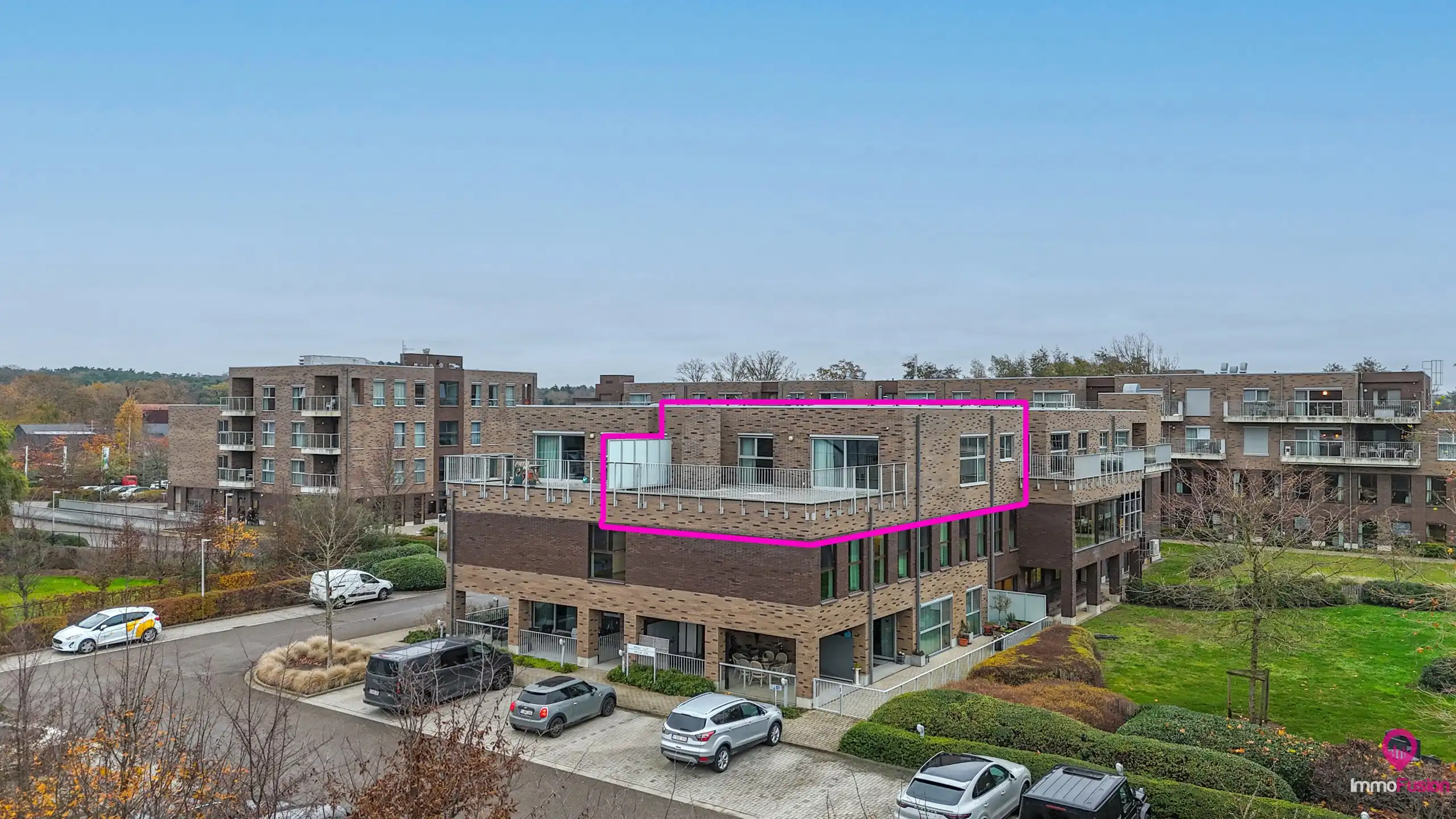 Stijlvol serviceflat met comfort, rust en zekerheid! foto {{pictureIndex}}