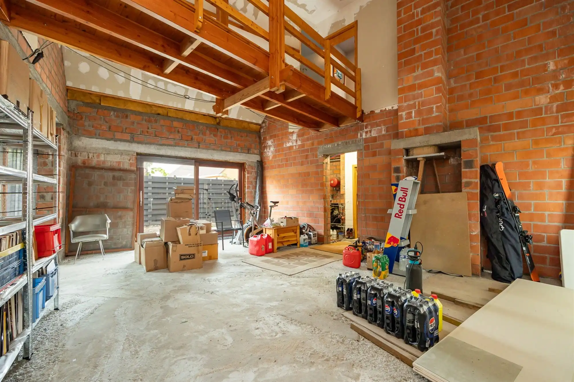 Ruime woonst, polyvalente ruimte, studio en garage foto 22