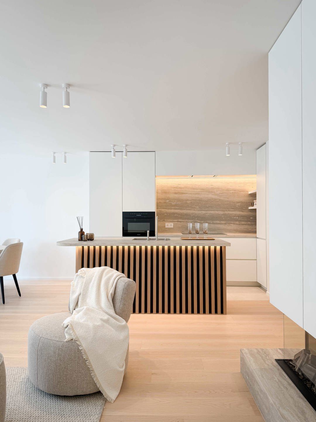 Volledig gerenoveerd appartement / Gemeubileerd / met garage foto 20